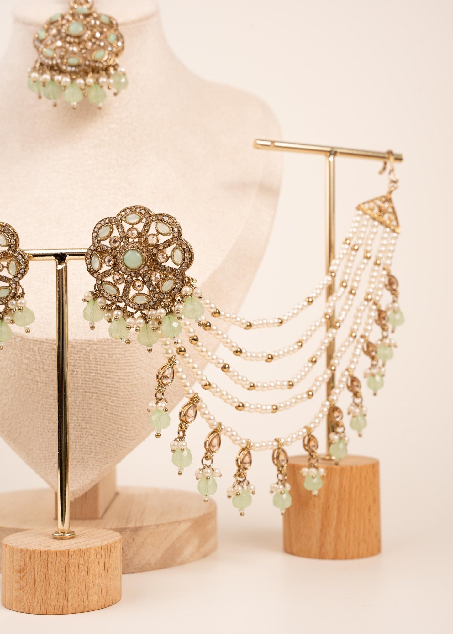 Premium Bridal Kundan Ear Chain Earrings with Tikka/ Kundan Pearl Earrings Set/ Sahara Earrings with Maang Tikka/ Bahubali Earrings (etsy image id: 7896265002)