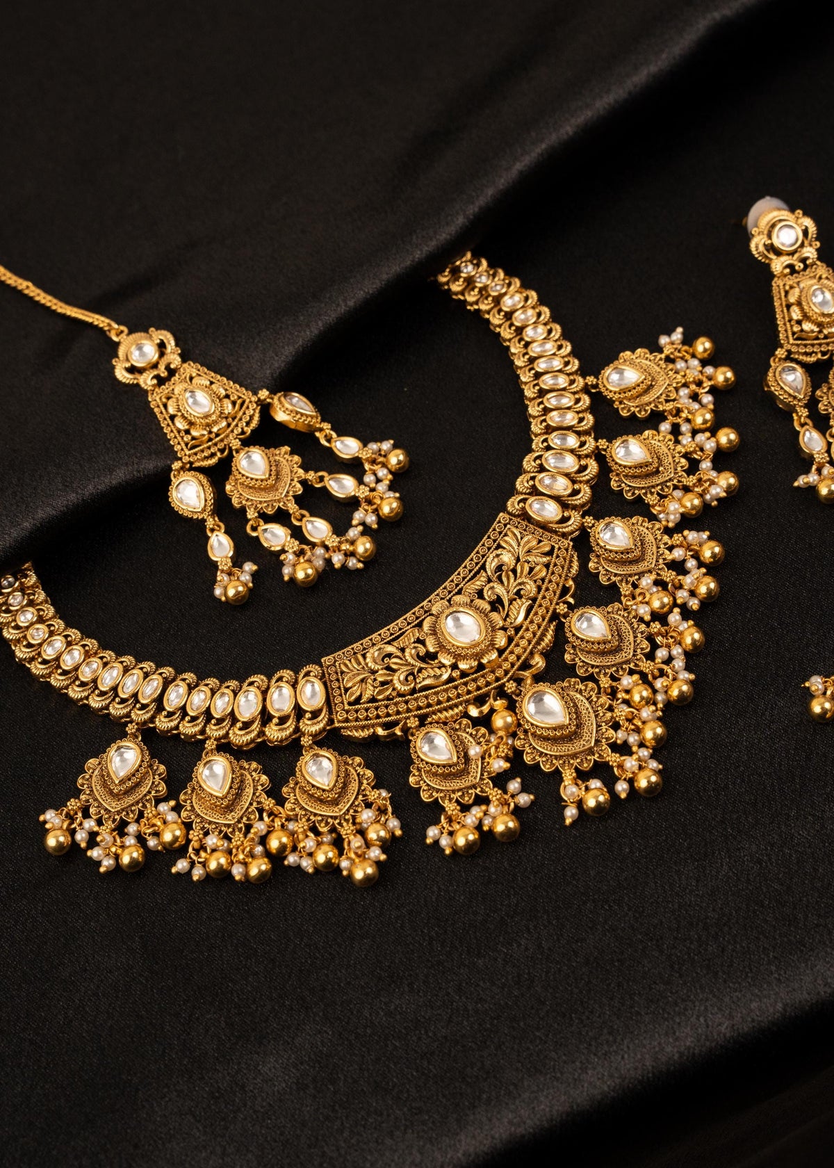 Premium Detailed Kundan Choker Necklace Set With Maang Tikka/ Indian Jewelry/ Wedding Necklace/ Bridal Jewelry/ Statement Necklace/ Antique