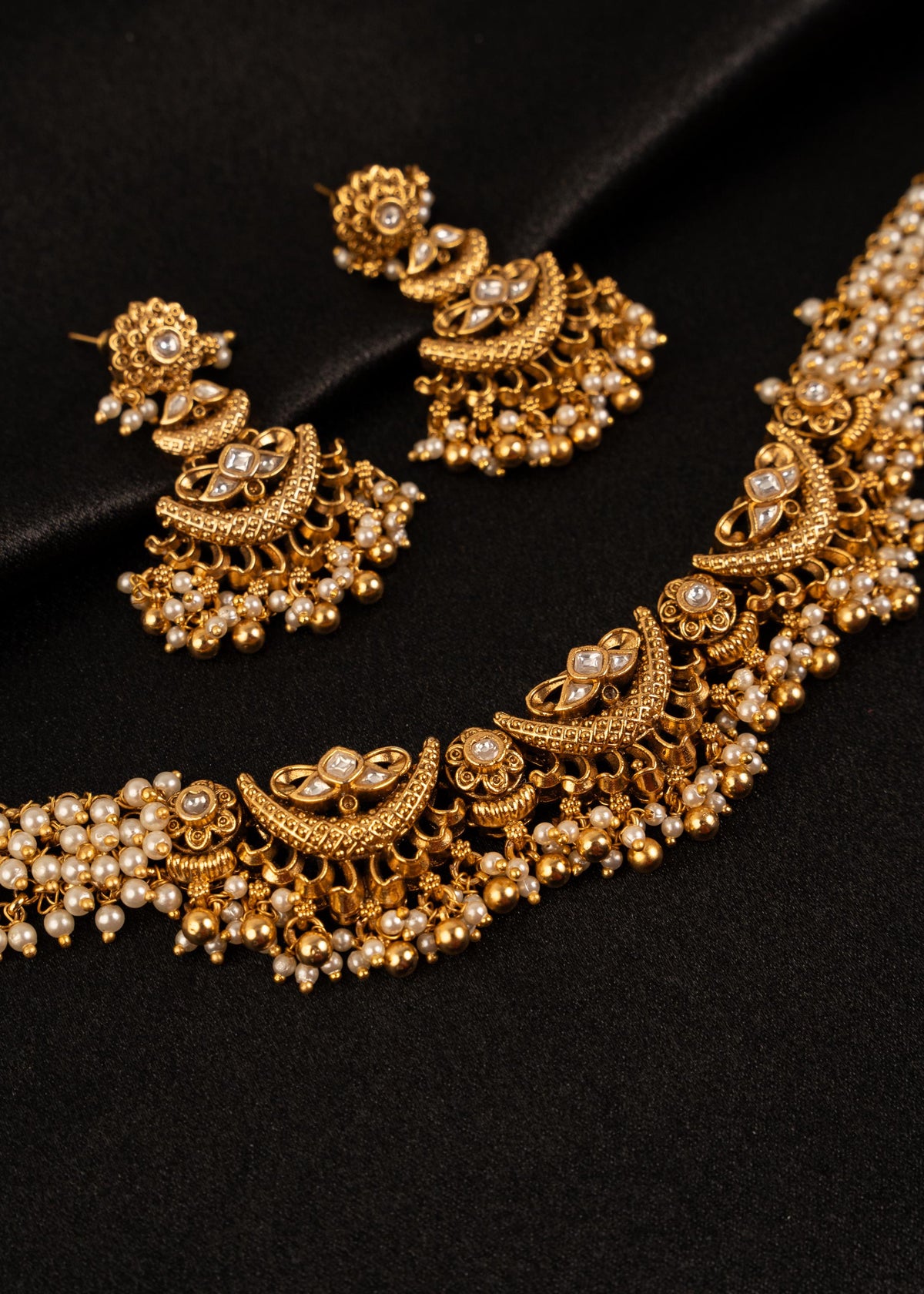 Exclusive Kundan Pearl Choker Necklace Set/ South Indian Jewelry/ Bridal Necklace Set/ Statement Jewelry/ Green/ Ivory/ Gold Plated Necklace