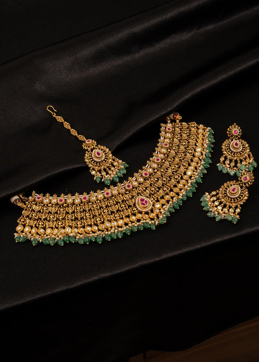 Indian Kundan Bridal Choker Necklace Set with Tikka/ Wedding Jewelry/ Heavy Bridal Necklace/ Statement Necklace/ Gold Plated Necklace