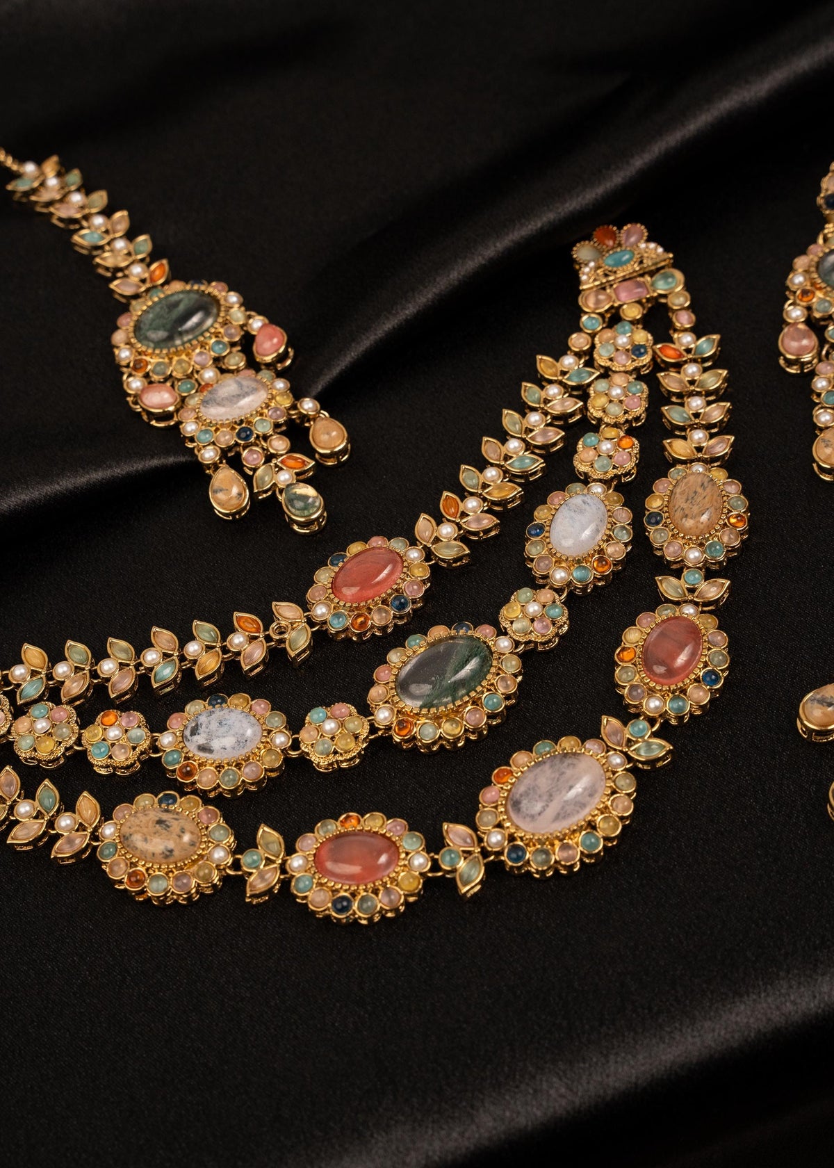 Sabyasachi Inspired Triple Layered Choker Necklace set With Maang Tikka/ Multicolor Statement Necklace Set/ Kundan Bridal Jewelry/Peach