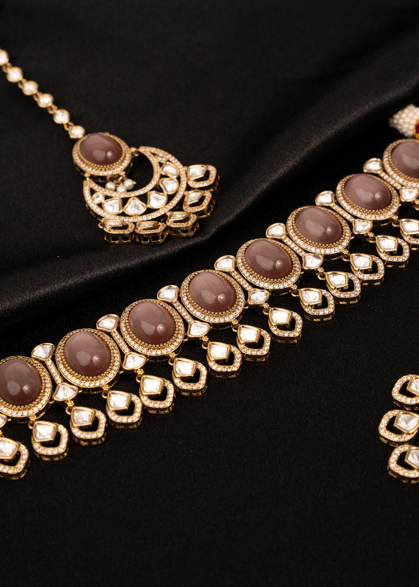 Premium Kundan Choker Necklace Set