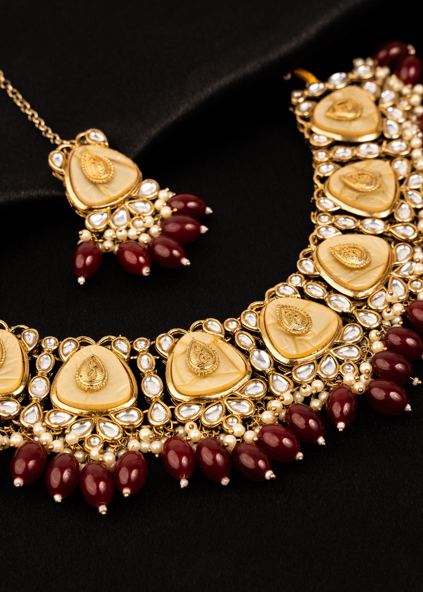 Antique Kundan Pearl Jewelry Necklace Set