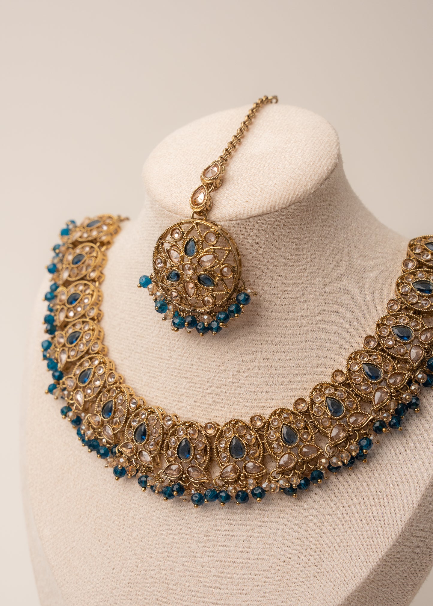 Sapphire Shine Necklace Set