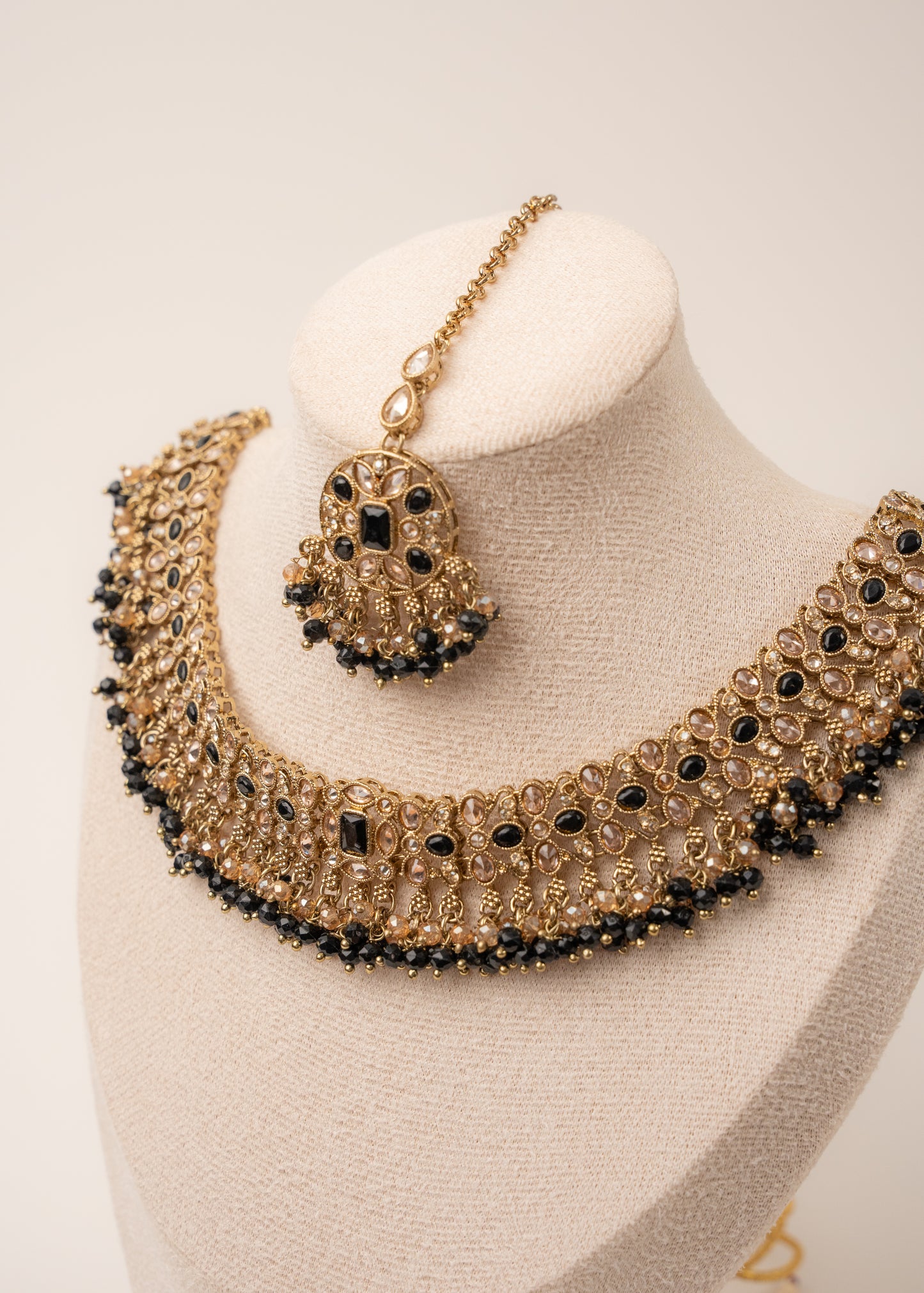 Antique Black Choker Necklace Set