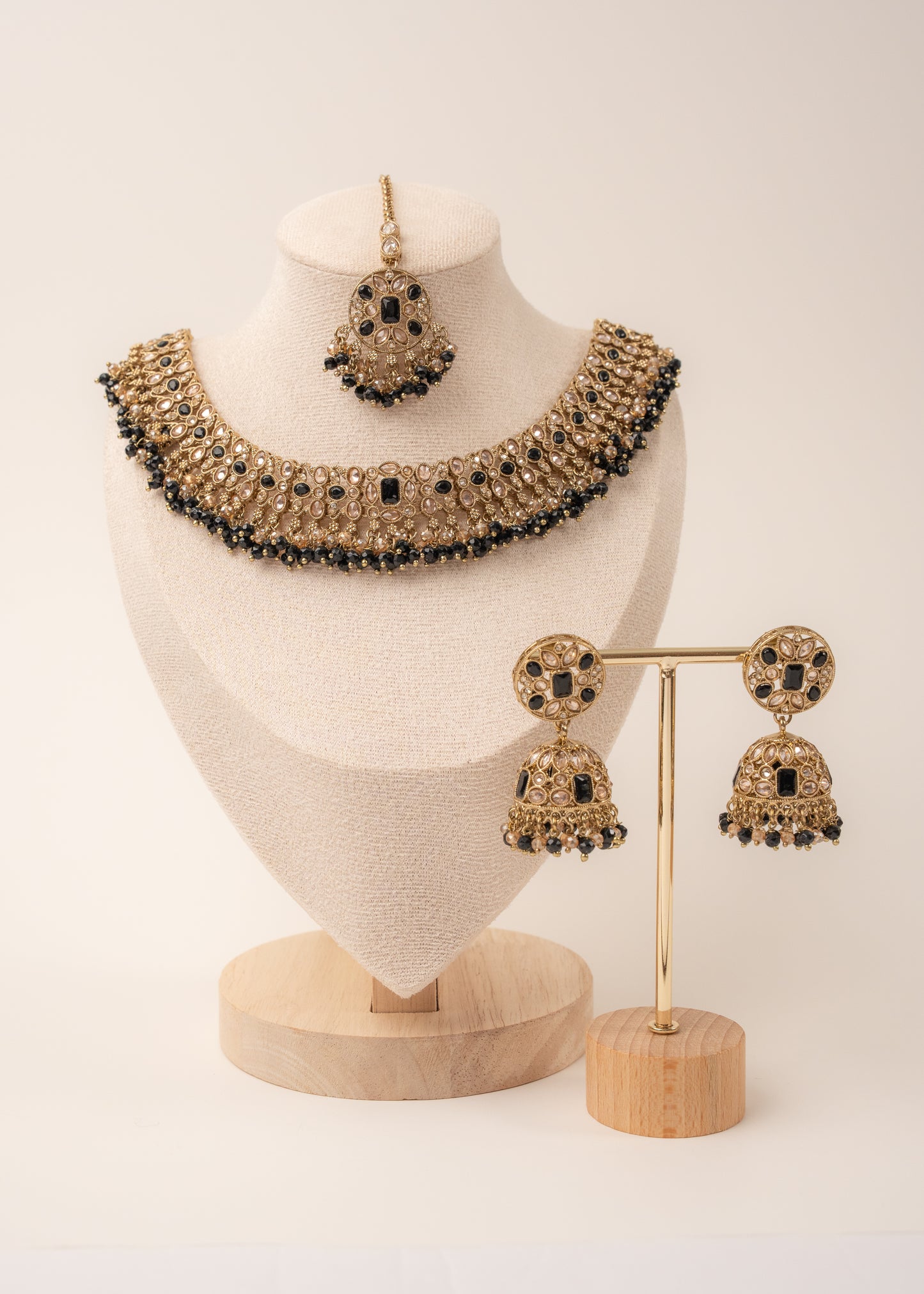 Antique Black Choker Necklace Set