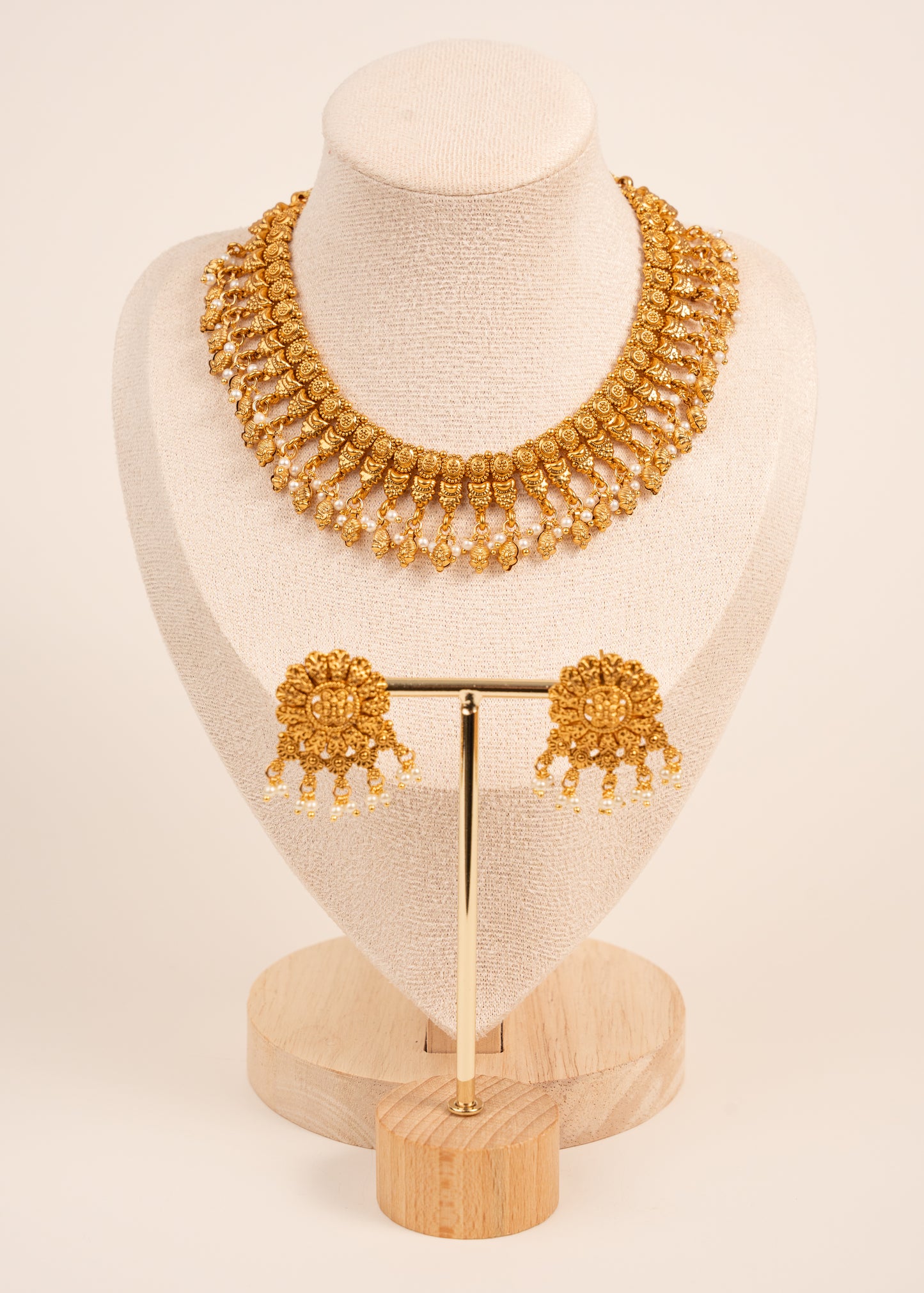 Premium Quality Gold Plated Statement Choker Set/ Indian Gold Plated Jewelry/ Traditional Jewelry/ Real Gold Look Necklace Set