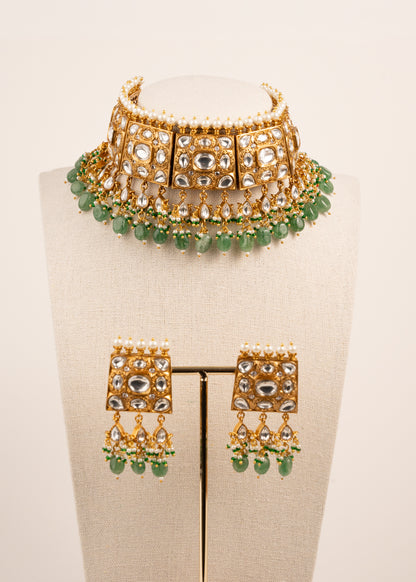 Uncut Kundan Choker necklace set/ Emarald beads / Gold necklace/ Indian Jewellery