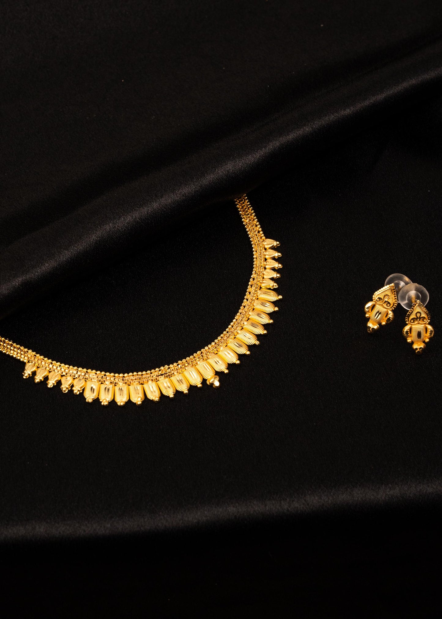 Real Gold Finish Choker Necklace/ Bridal Gold Look Necklace/ Premium Gold bridal choker Necklace/ Indian Gold Plated Jewelry/ Traditional (etsy image id: 7893105484)