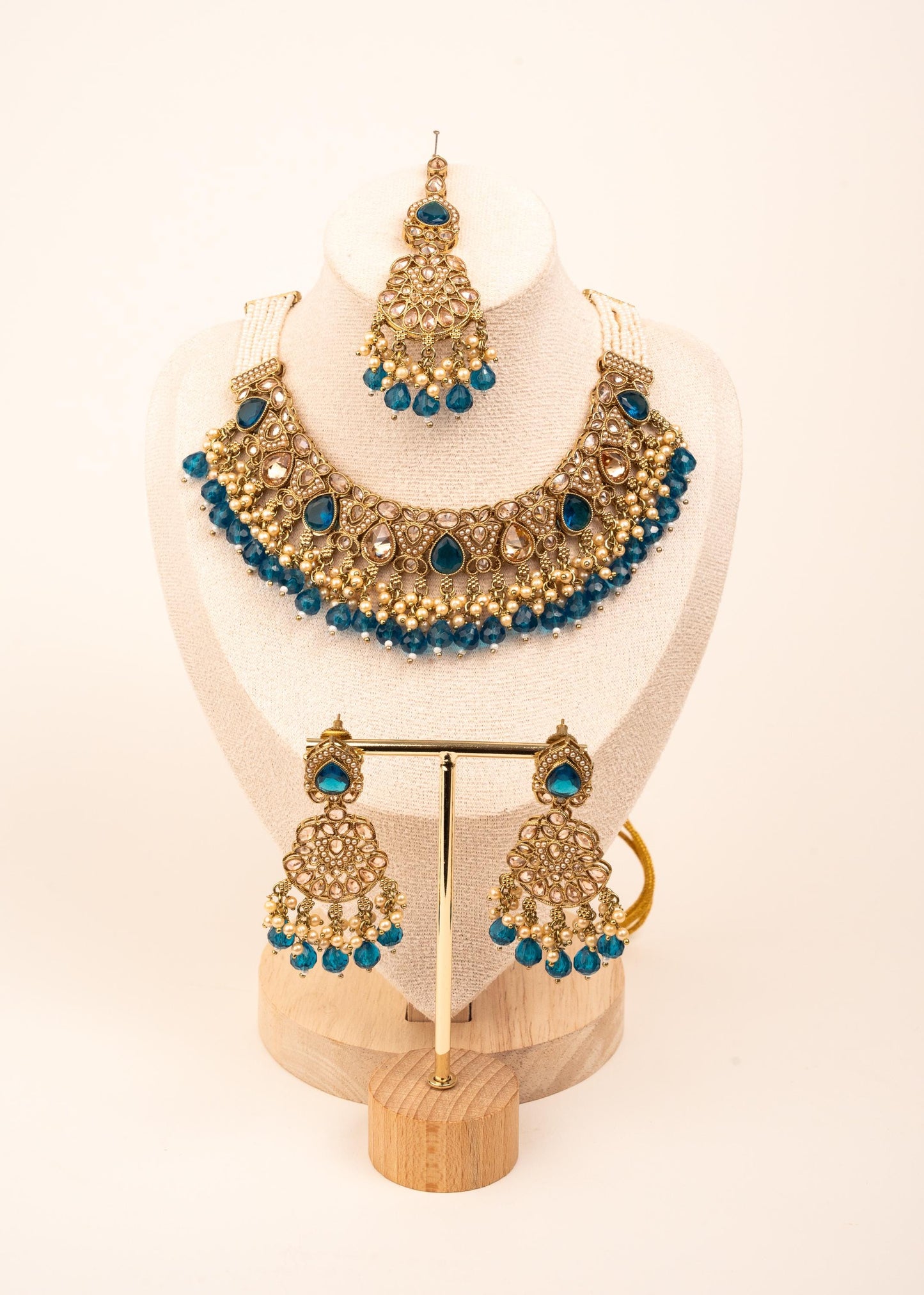 Luxury Antique Kundan Necklace Set/ Indian Bridal Jewellery Set/ Statement Kundan Set/ Bollywood Jewelry/ Bridal Kundan Choker Set/ (etsy image id: 7893146140)