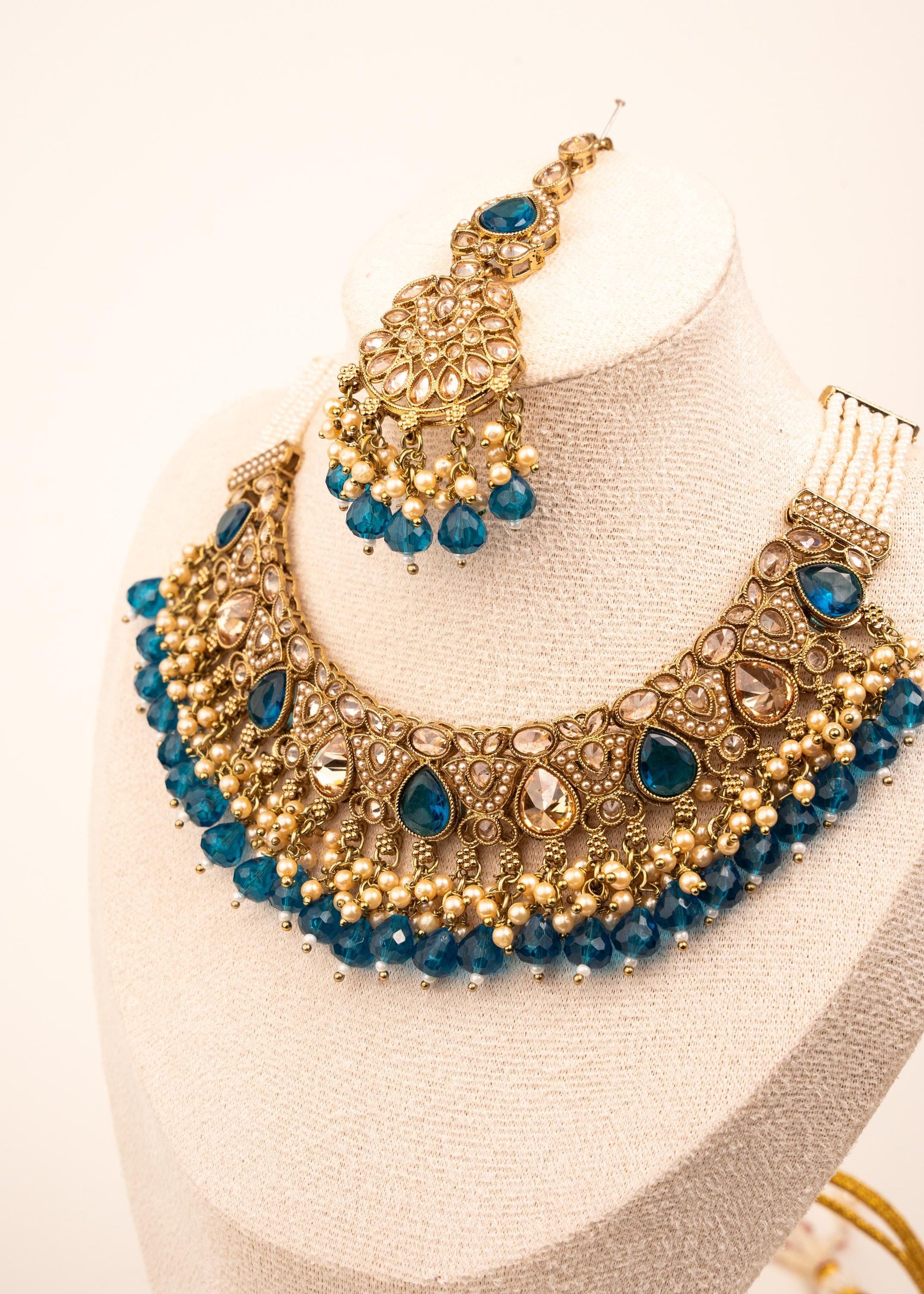 Luxury Antique Kundan Necklace Set/ Indian Bridal Jewellery Set/ Statement Kundan Set/ Bollywood Jewelry/ Bridal Kundan Choker Set/ (etsy image id: 7893146240)