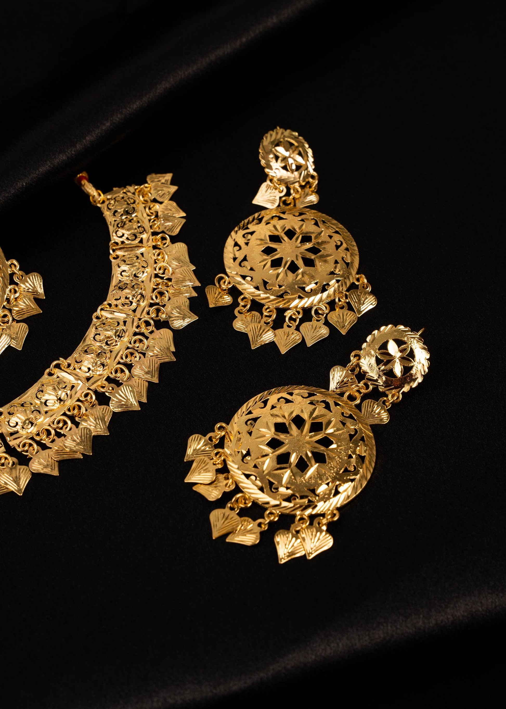 Heritage Gold Choker Necklace Set/ Traditional Wedding Jewelry/ Indian Gold Choker Necklace/ Gold Statement Choker/ Indian Bridal Jewelry (etsy image id: 7896533802)