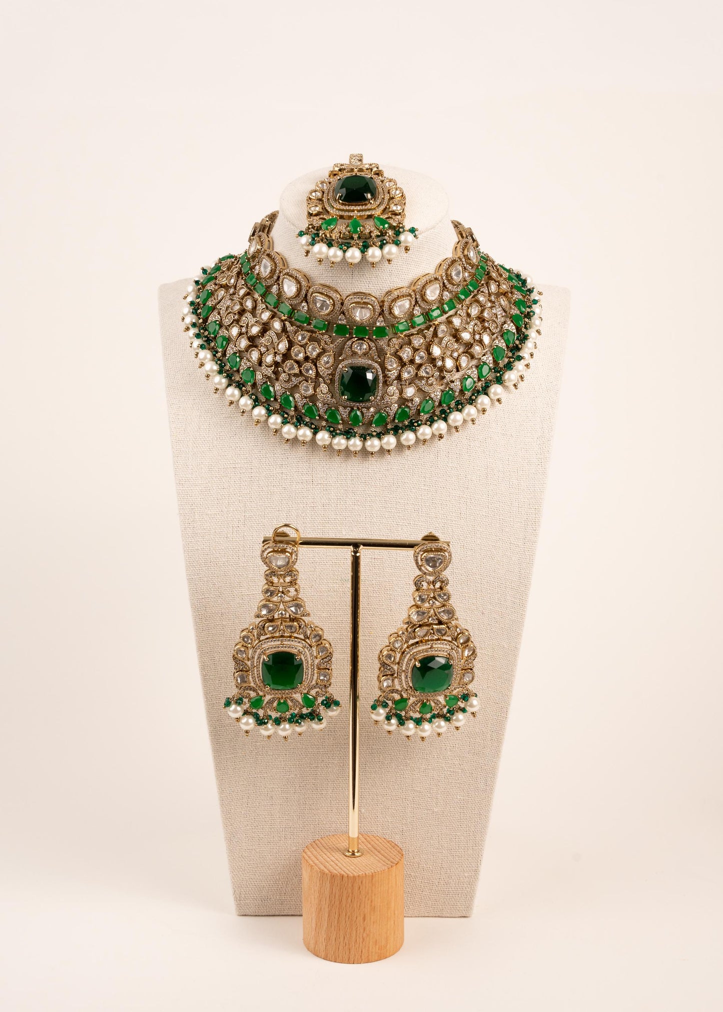 High Quality Bridal Kundan Necklace Set/ Indian Wedding Jewelry/ Statement Bridal Kundan Choker Set/ Emerald Jewelry/ Pakistani Jewellery (etsy image id: 7896567366)