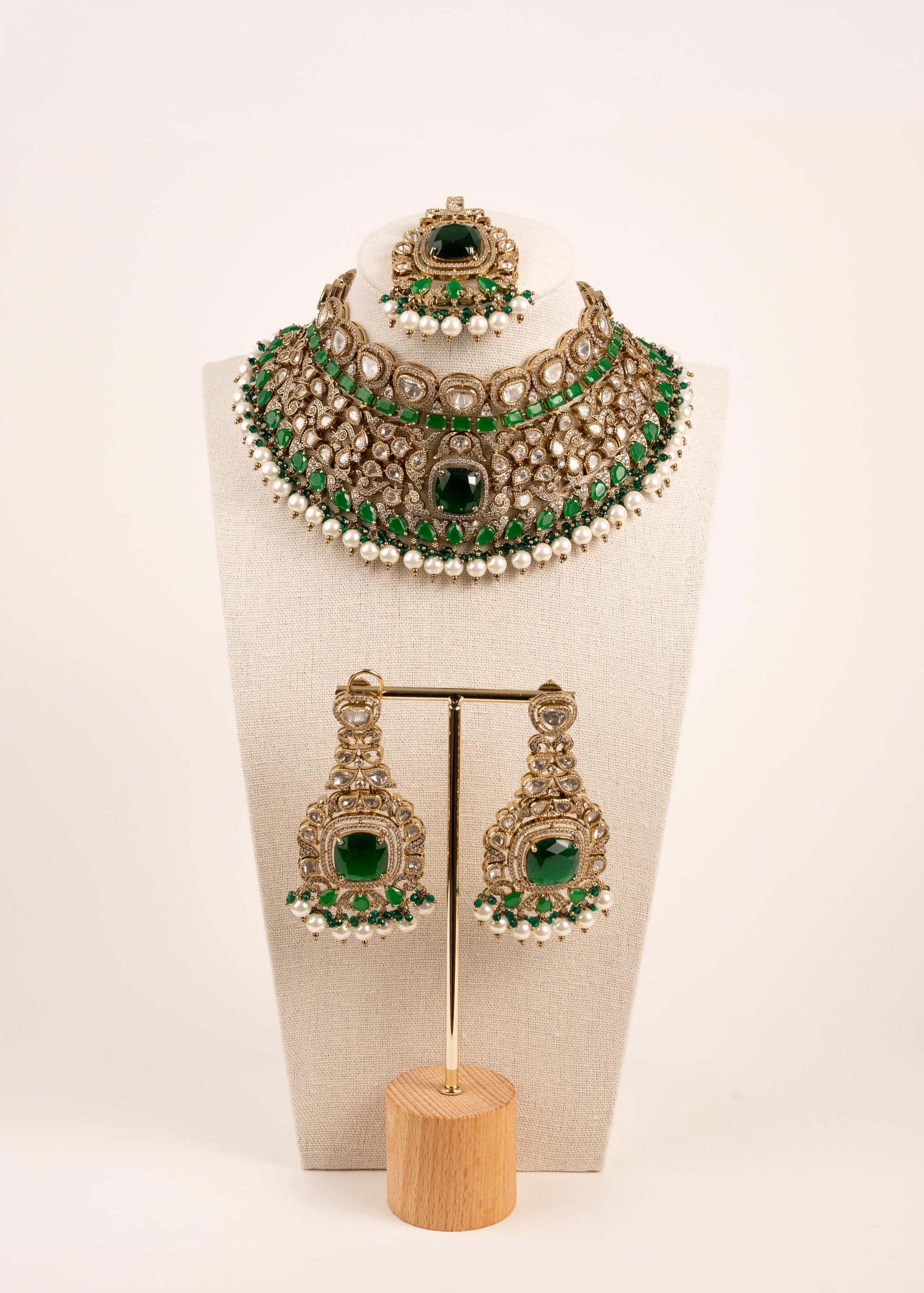 High Quality Bridal Kundan Necklace Set/ Indian Wedding Jewelry/ Statement Bridal Kundan Choker Set/ Emerald Jewelry/ Pakistani Jewellery (etsy image id: 7896567366)