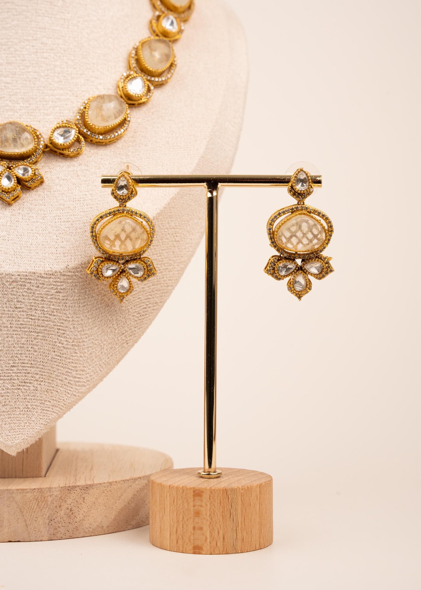Sabyasachi Style Moissanite Kundan Necklace/ Bridal Statement Jewelry/ Indian Jewelry/ Bollywood Jewellery/ Kundan Statement Necklace Set (etsy image id: 7896692024)