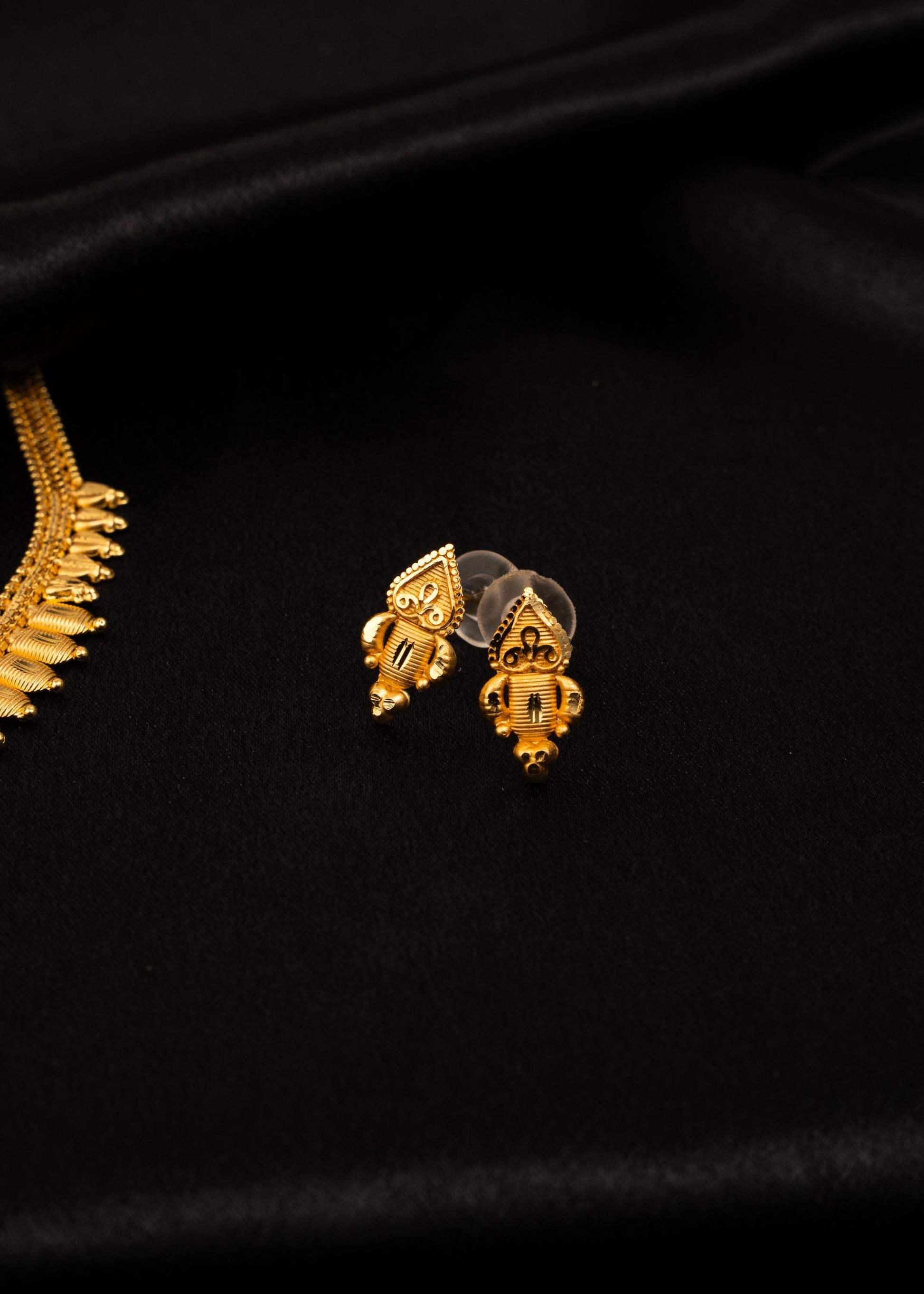 Real Gold Finish Choker Necklace/ Bridal Gold Look Necklace/ Premium Gold bridal choker Necklace/ Indian Gold Plated Jewelry/ Traditional (etsy image id: 7941060969)