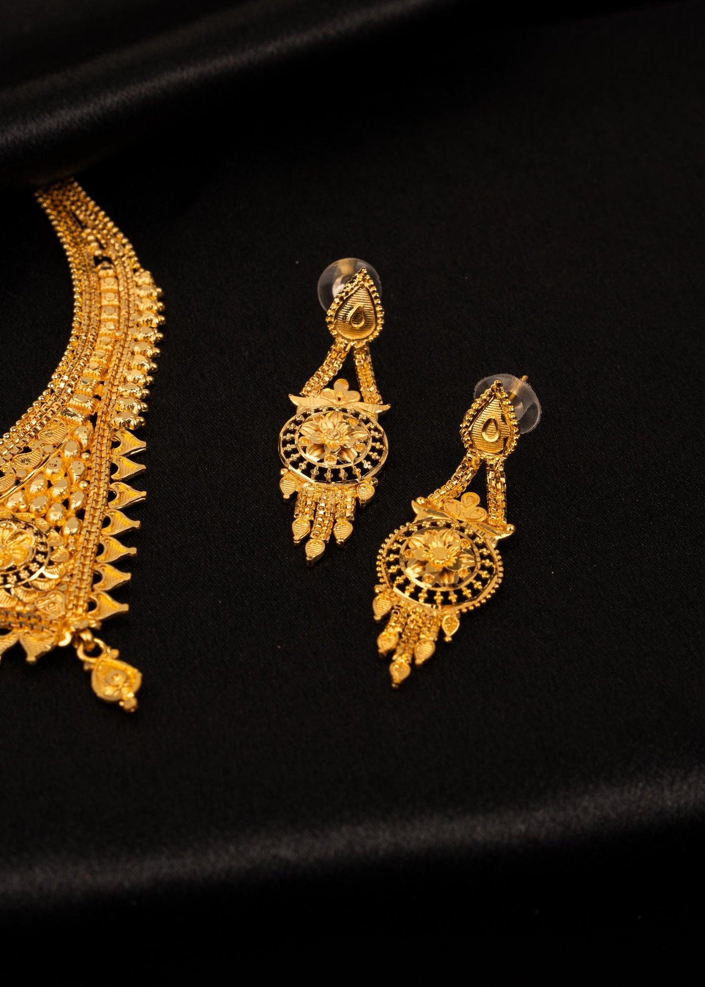High Quality Gold Choker Necklace/ Indian Gold Plated Jewelry/ Real Gold Look Jewellery/ Royal Gold Look Choker Necklace/ Bridal Jewelry Set (etsy image id: 7941063239)