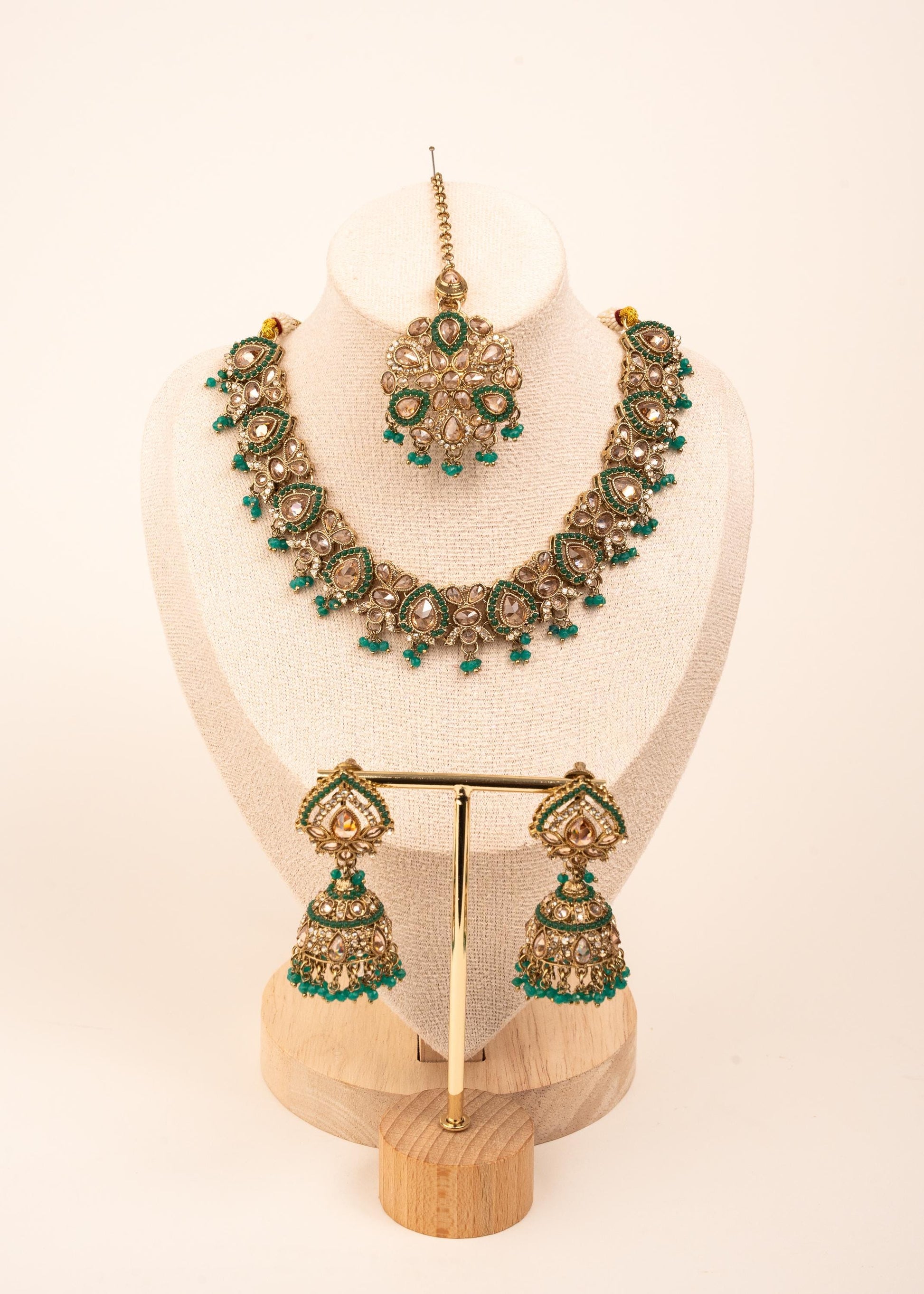 High Quallity Bridal Kundan Polki Nceklace Set/ Indian Statement Polki Set/ Pakistani Jewelry/ Bridal Choker Necklace Set/ Emerald (etsy image id: 7941073229)