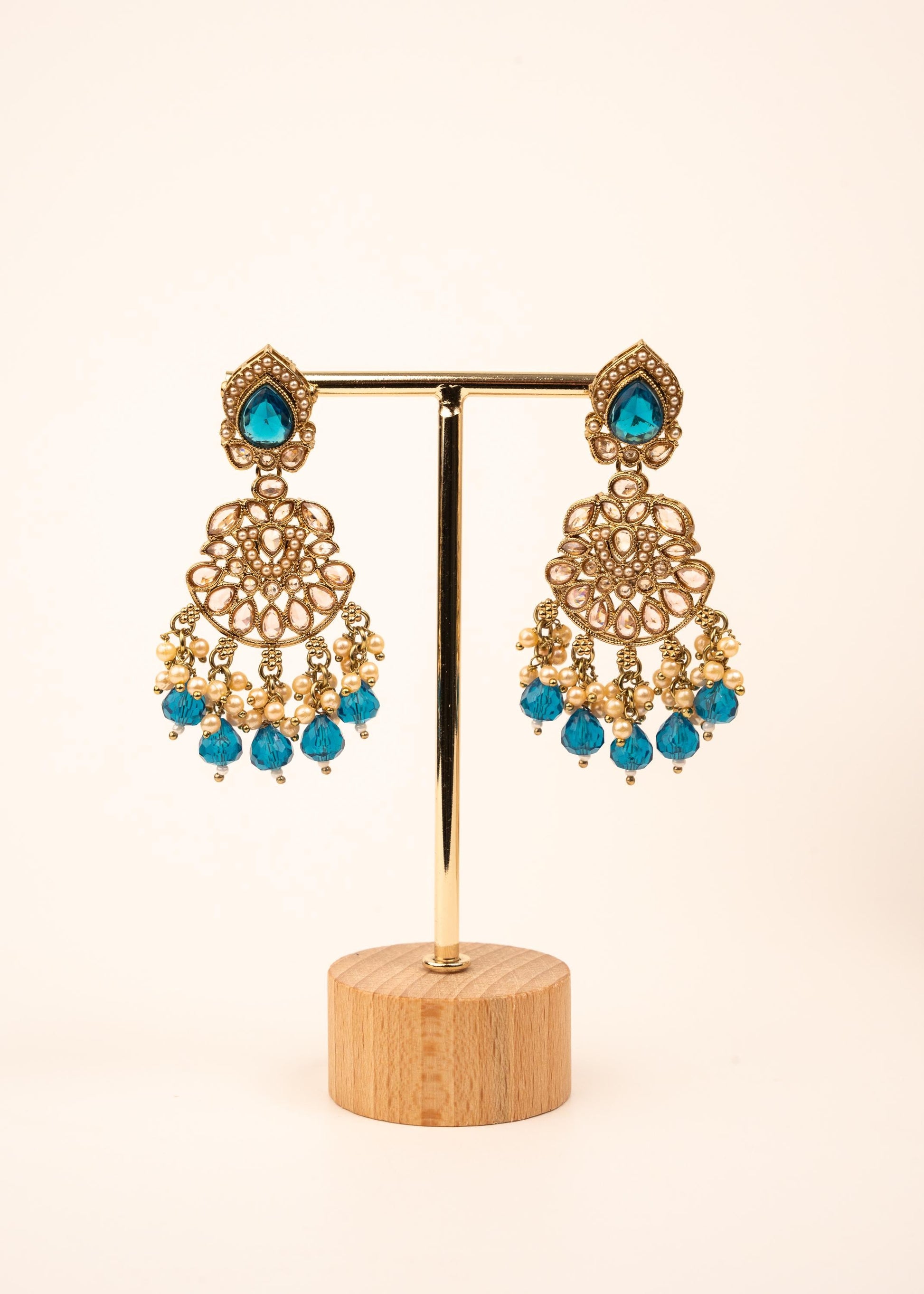 Luxury Antique Kundan Necklace Set/ Indian Bridal Jewellery Set/ Statement Kundan Set/ Bollywood Jewelry/ Bridal Kundan Choker Set/ (etsy image id: 7941101567)
