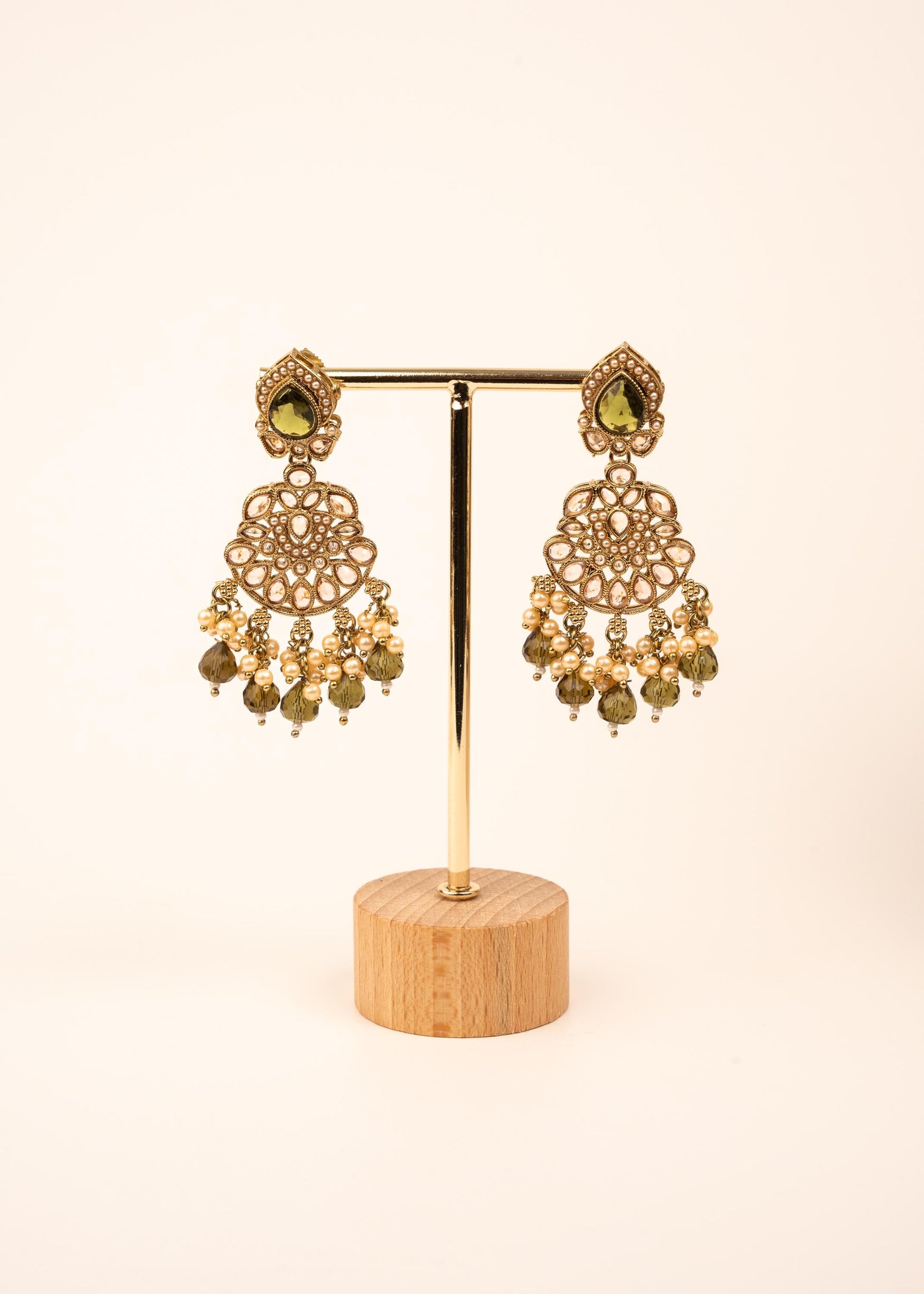 Luxury Antique Kundan Necklace Set/ Indian Bridal Jewellery Set/ Statement Kundan Set/ Bollywood Jewelry/ Bridal Kundan Choker Set/ (etsy image id: 7941102035)