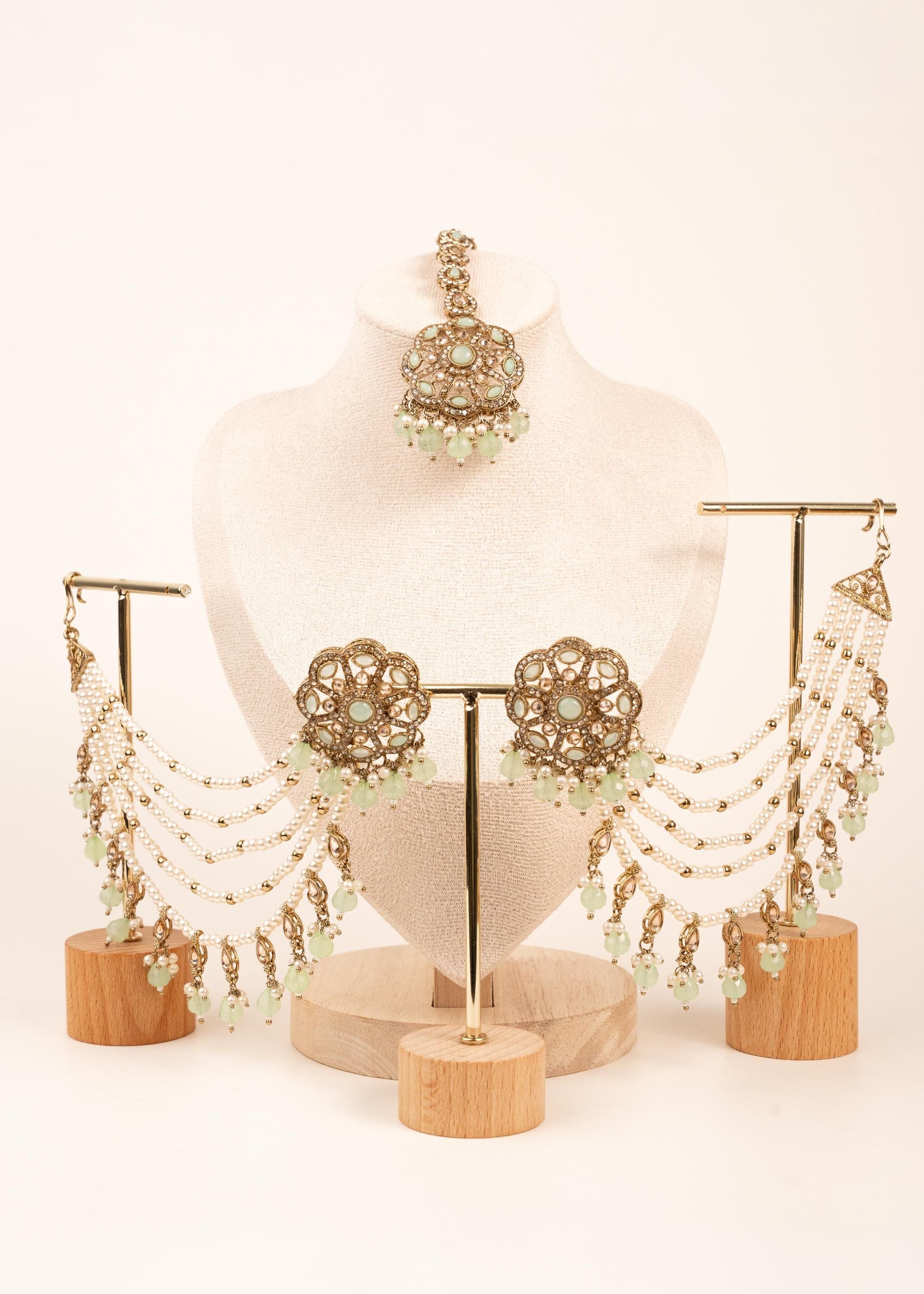 Premium Bridal Kundan Ear Chain Earrings with Tikka/ Kundan Pearl Earrings Set/ Sahara Earrings with Maang Tikka/ Bahubali Earrings (etsy image id: 7944221161)