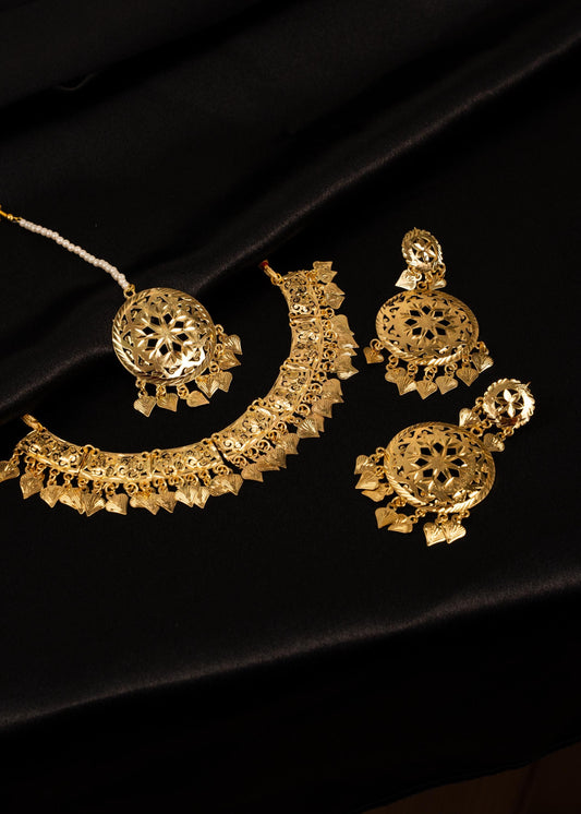 Heritage Gold Choker Necklace Set/ Traditional Wedding Jewelry/ Indian Gold Choker Necklace/ Gold Statement Choker/ Indian Bridal Jewelry (etsy image id: 7944491397)