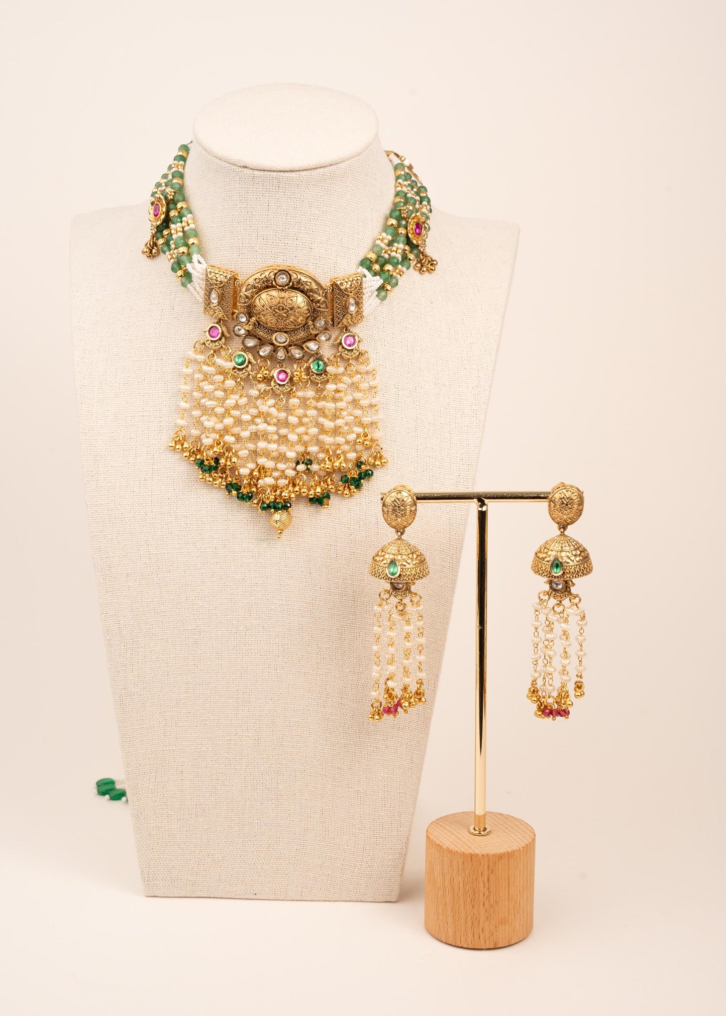 Kundan Temple Choker Necklace/ Pearl Tassel Necklace/ Kudan Choker/ Bridal Statement Necklace/ Indian Jewelry/ Green Beads/ South Indian (etsy image id: 7944615683)