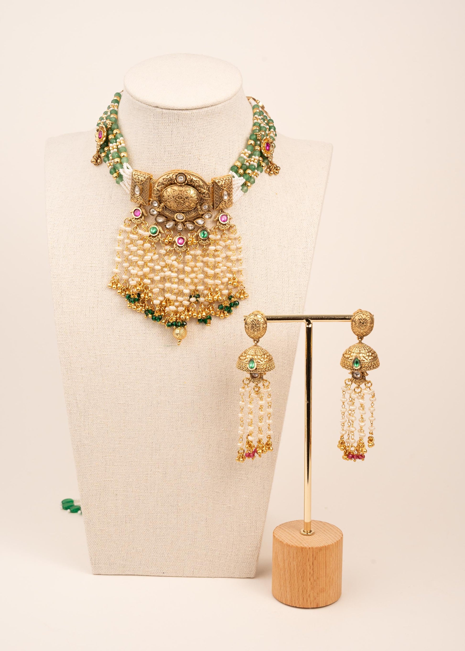Kundan Temple Choker Necklace/ Pearl Tassel Necklace/ Kudan Choker/ Bridal Statement Necklace/ Indian Jewelry/ Green Beads/ South Indian (etsy image id: 7944615683)