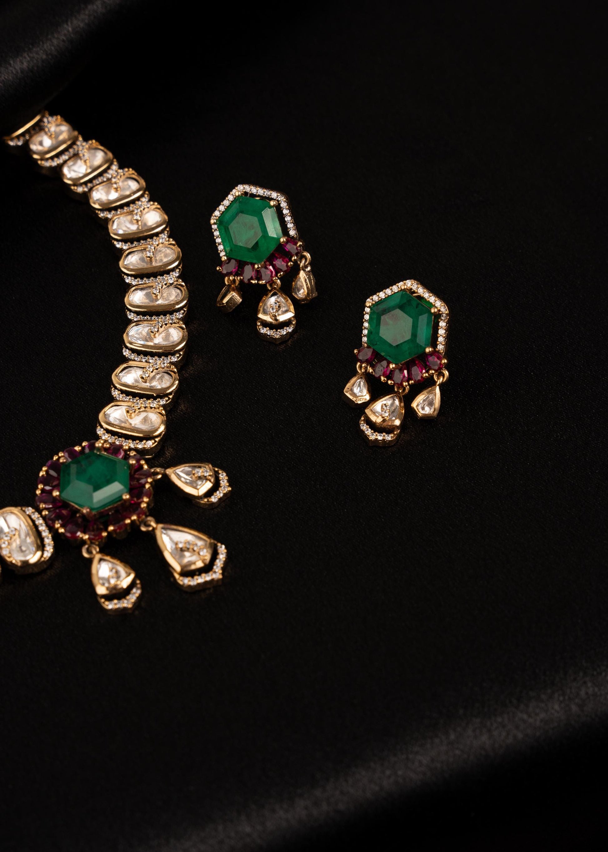 Premium Kundan Polki Necklace Choker Set/ Minimal Choker Necklace/ Indian Pakistani Jewelry/ Lightweight Wedding Jewelry/Green stone Pendant (etsy image id: 7974216162)