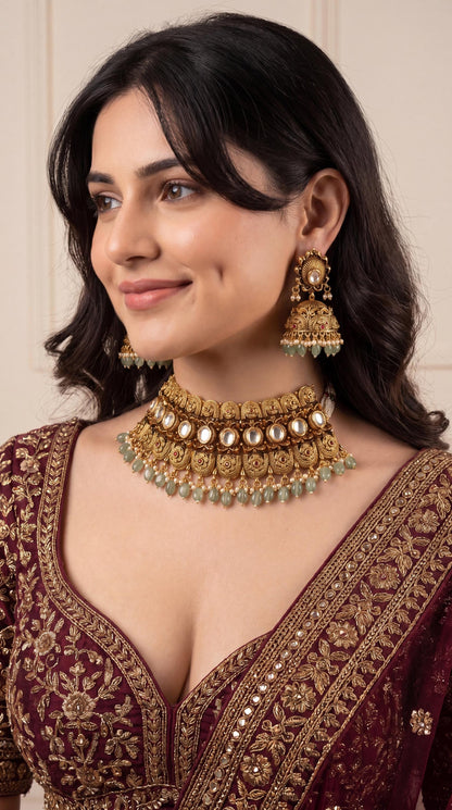 Antique Gold Temple Choker Necklace Set/ Gold Mirror Kundan Jewelry/ Indian Traditional Jewelry/ South Indian Necklace/ Mint/ Green/ Emerald (etsy image id: 7984266738)