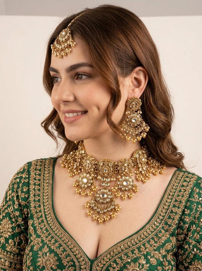 Premium Quality Kundan Bridal Set/Indian Bridal Jewelry/ Antique Gold Earrings and Tikka/ Heavy Bridal Choker Set/ Traditional Jewelry (etsy image id: 7988189420)