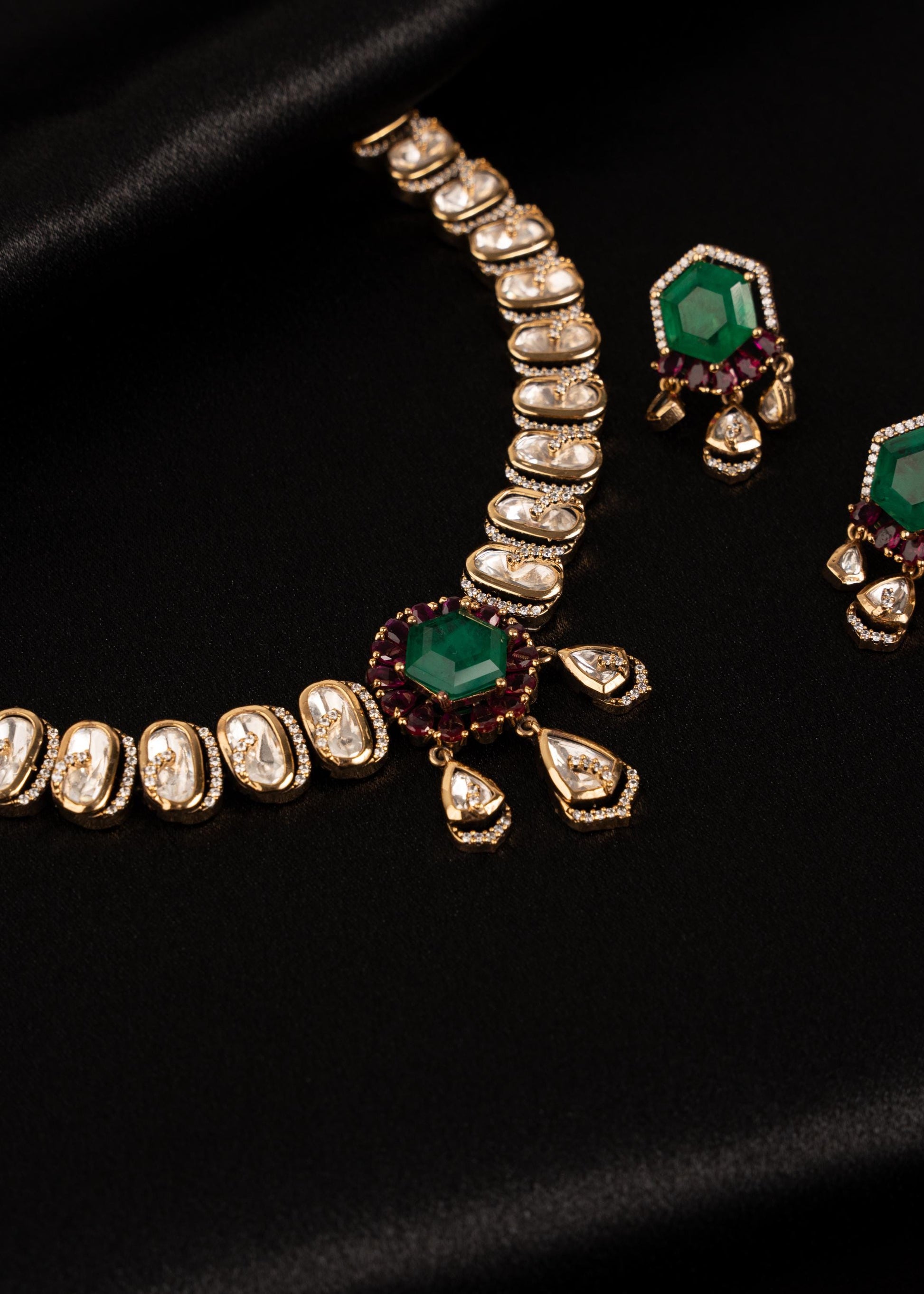 Premium Kundan Polki Necklace Choker Set/ Minimal Choker Necklace/ Indian Pakistani Jewelry/ Lightweight Wedding Jewelry/Green stone Pendant (etsy image id: 8022166443)