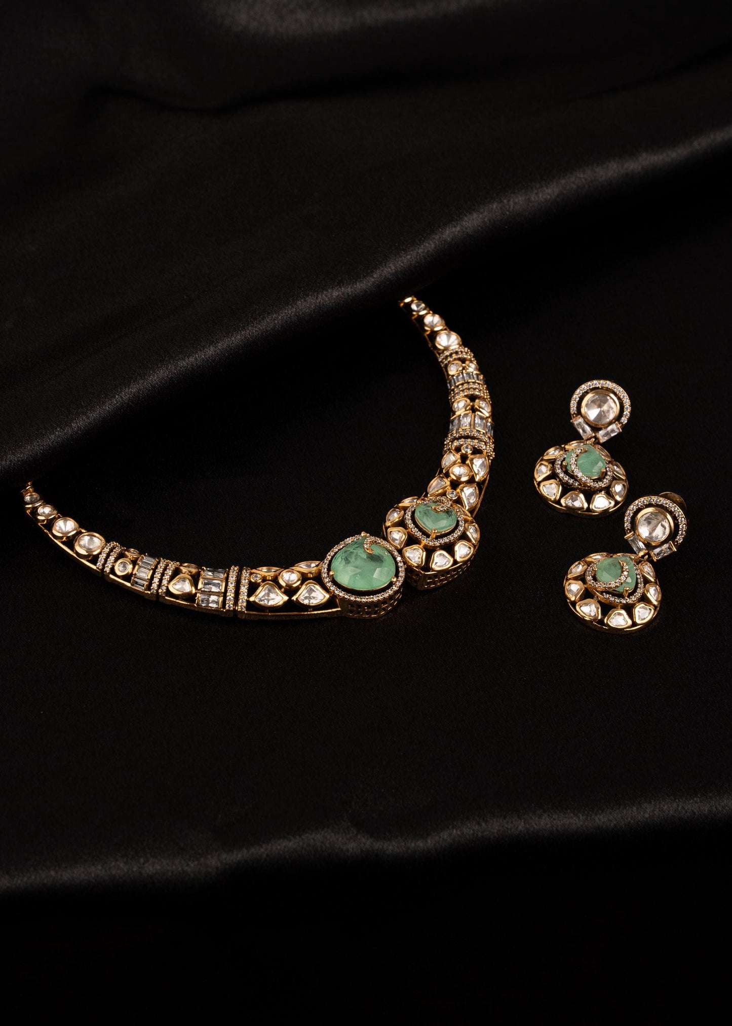 Designer Moissanite Hasli Necklace Set/ Gold Plated Hasli Necklace/ Traditional Hasli Choker/ Antique Gold Hasli Necklace/ Emerald/ Kundan (etsy image id: 8022287015)