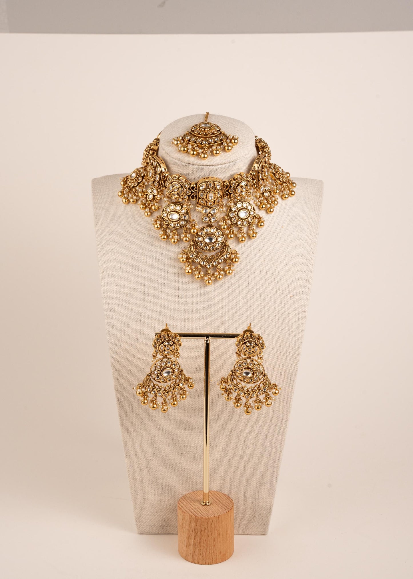 Premium Quality Kundan Bridal Set/Indian Bridal Jewelry/ Antique Gold Earrings and Tikka/ Heavy Bridal Choker Set/ Traditional Jewelry (etsy image id: 8022368413)