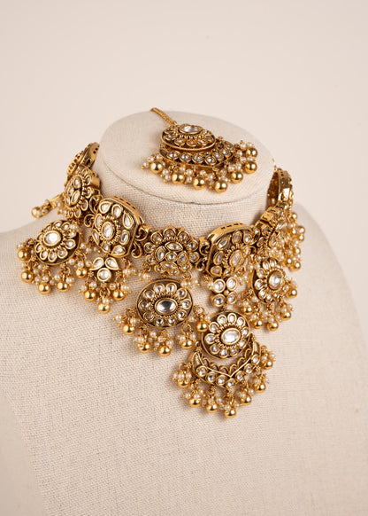 Premium Quality Kundan Bridal Set/Indian Bridal Jewelry/ Antique Gold Earrings and Tikka/ Heavy Bridal Choker Set/ Traditional Jewelry (etsy image id: 8022370179)