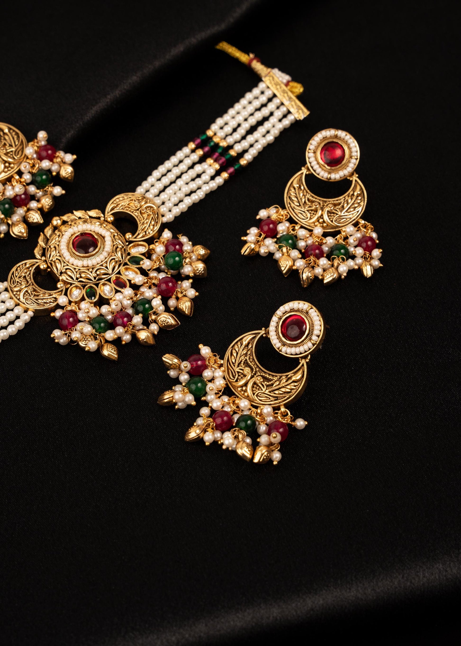 Antique Gold Choker Necklace Set with Tikka/ Indian Jewelry/ Traditional Jewelry/  Gold Plated Jewelry/ Bridal Jewelry/ Multi/ Reception