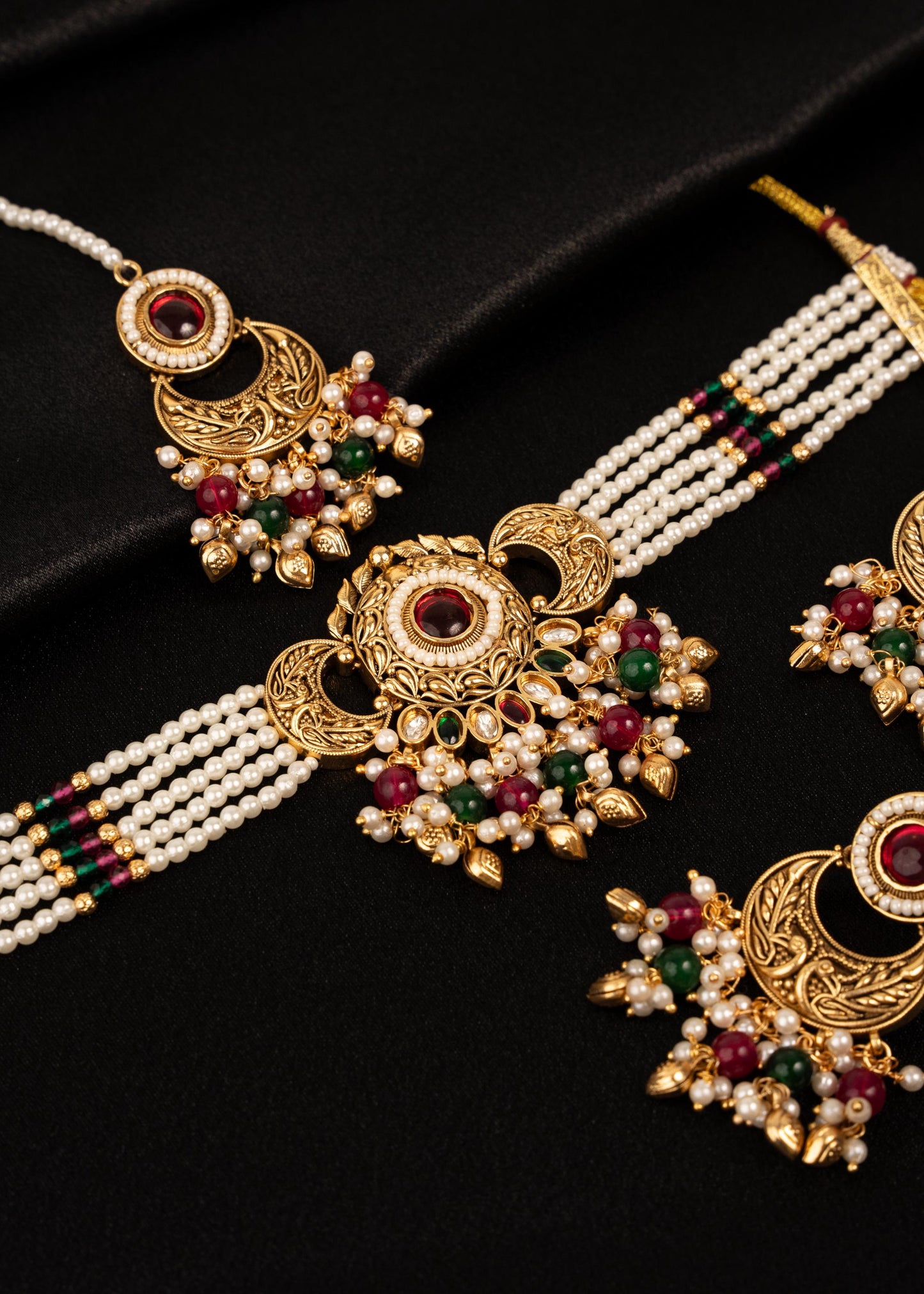 Antique Gold Choker Necklace Set with Tikka/ Indian Jewelry/ Traditional Jewelry/  Gold Plated Jewelry/ Bridal Jewelry/ Multi/ Reception