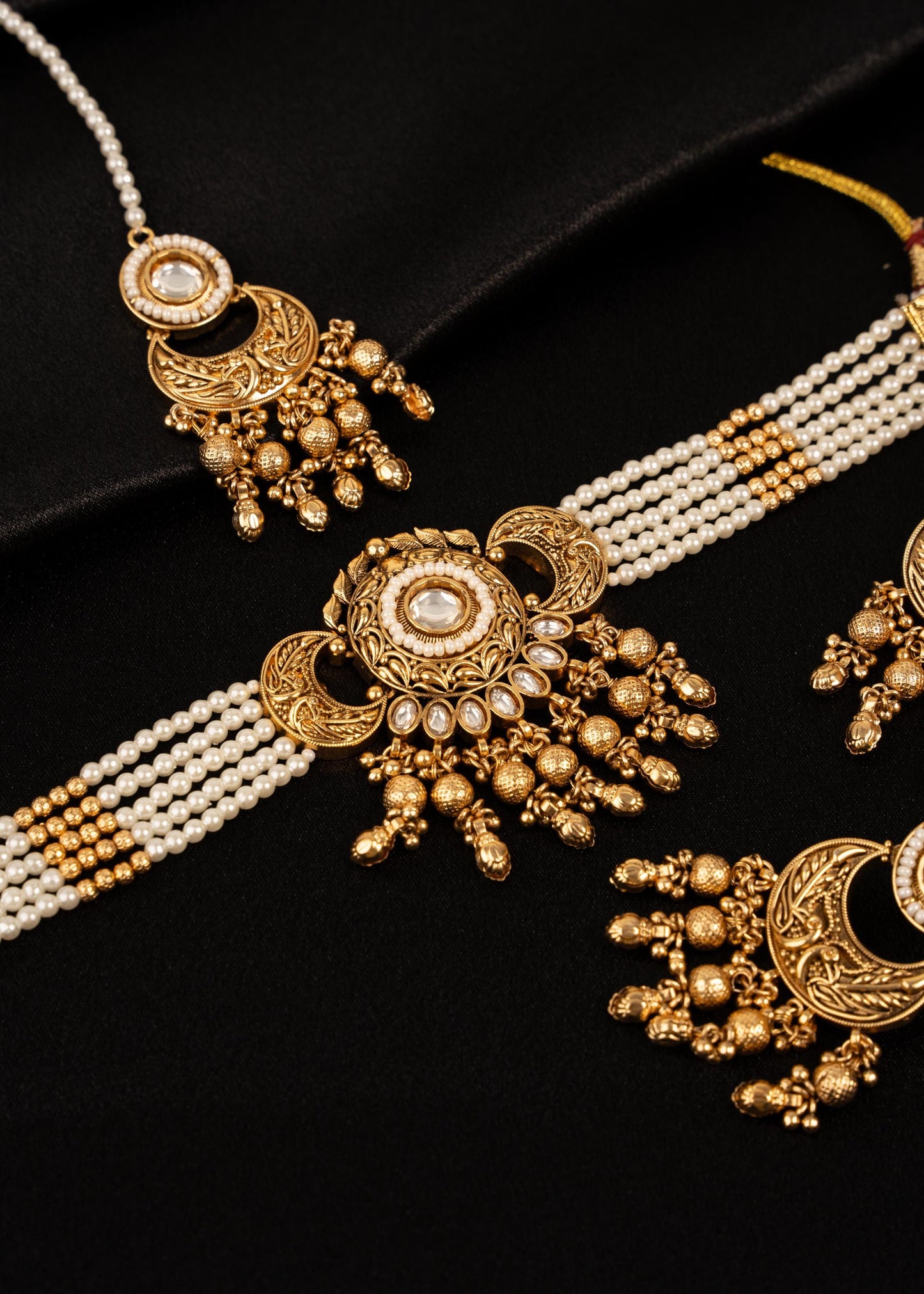 Antique Gold Choker Necklace Set with Tikka/ Indian Jewelry/ Traditional Jewelry/  Gold Plated Jewelry/ Bridal Jewelry/ Multi/ Reception