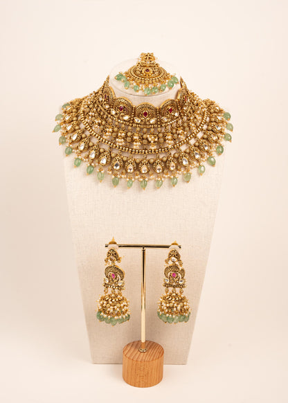 Luxury Detailed Kundan Choker Necklace Set/ Indian Bridal Jewelry/ Statement Jewelry/ Pakistani Jewelry/ Mint Green Bead Wedding Set Jhumaks