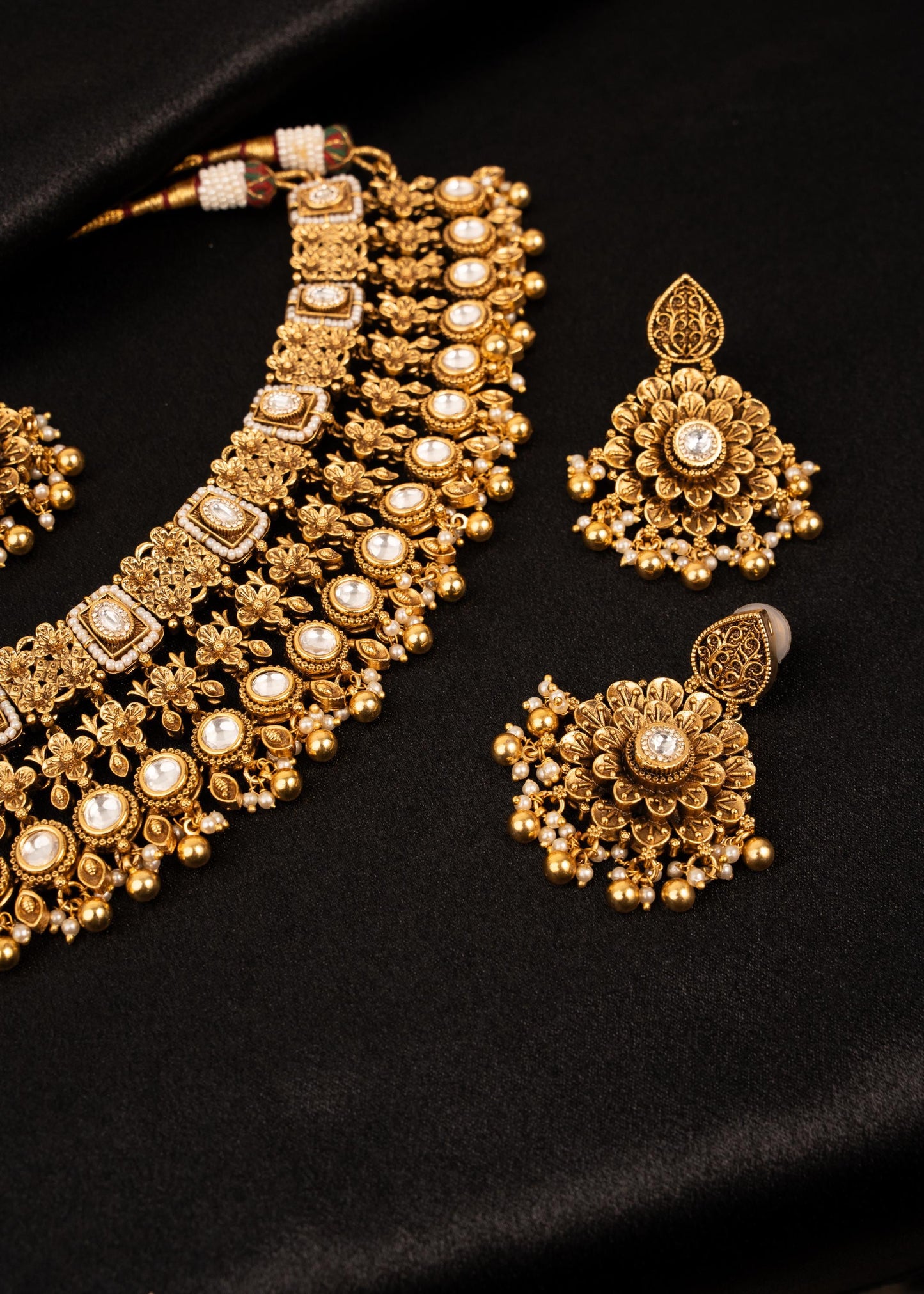 Premium Kundan Choker Necklace Set/ Indian Wedding Jewelry/ Bridal Statement Necklace/ Traditional Jewelry/ Festive wear/ Green Beads