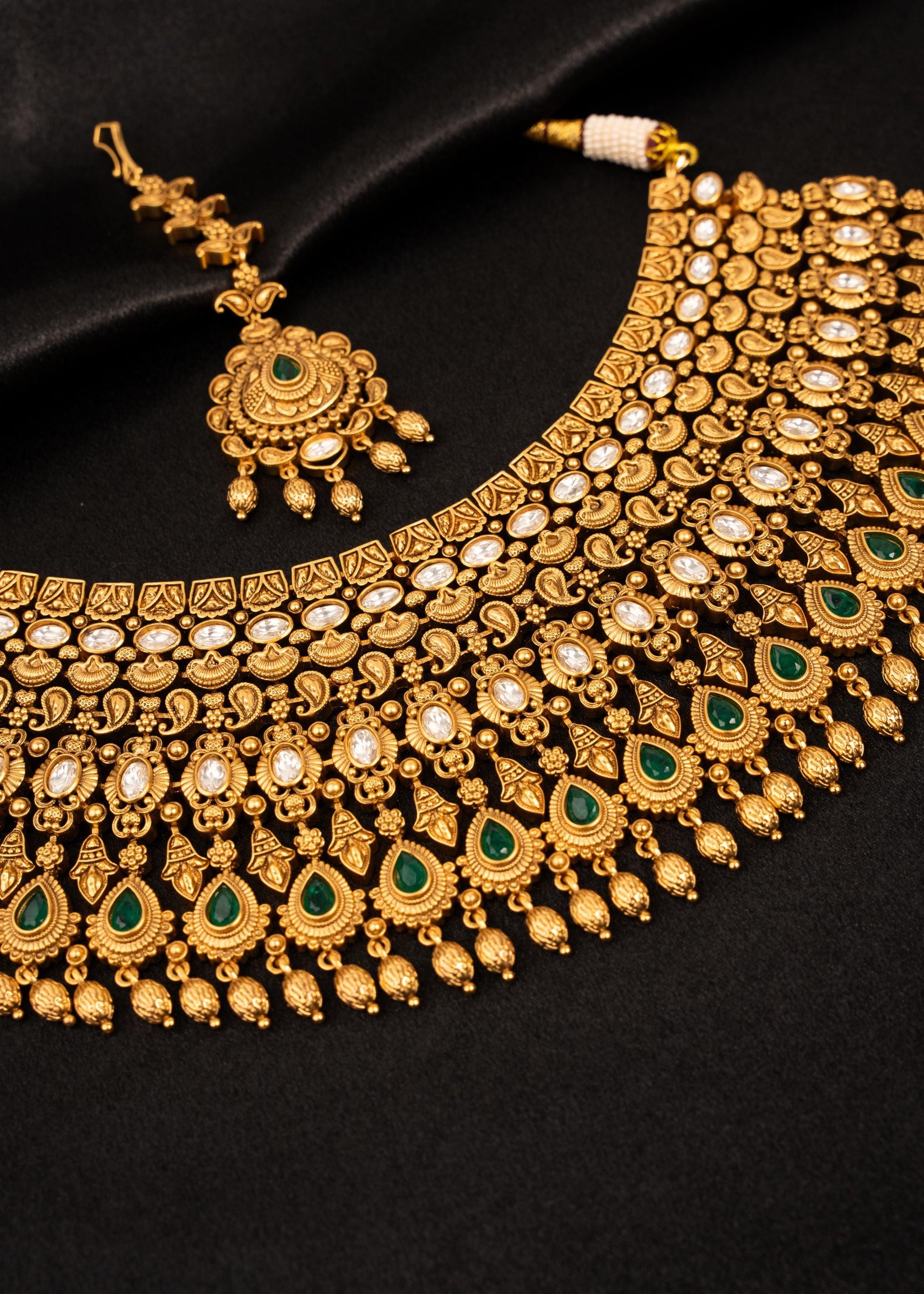 High Quality Kundan Bridal Choker Necklace Set/ Indian Bridal Jewelry/ Emerald Green Jewelry/ Antique Gold Plated Choker/ South Indian
