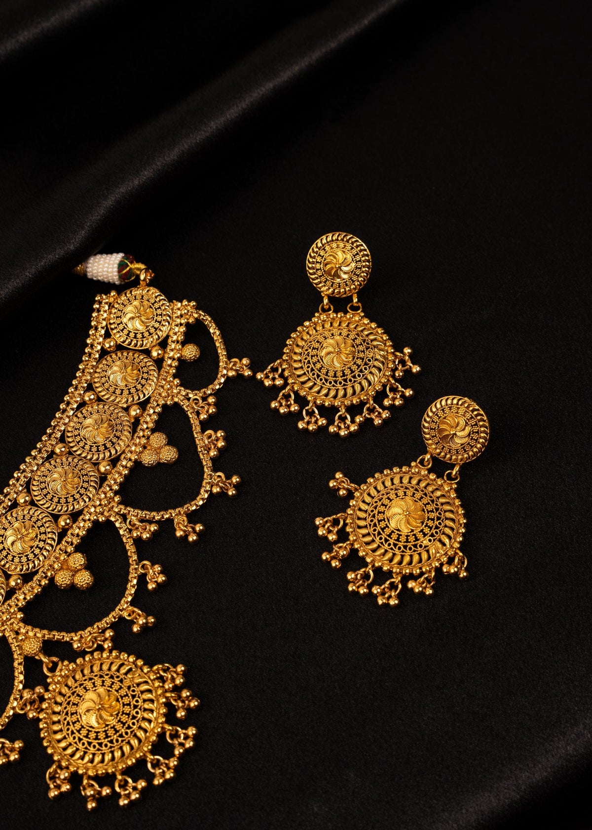 Viral Gold Plated Choker Necklace Set with Tikka/ Traditional Jewelry/ Indian Jewelry/ Statement Necklace/ Wedding Jewelry/ Festive Wear