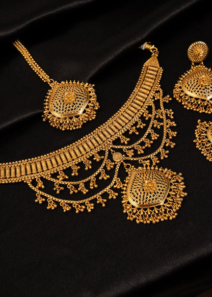 Viral Gold Plated Choker Necklace Set with Tikka/ Traditional Jewelry/ Indian Jewelry/ Statement Necklace/ Wedding Jewelry/ Festive Wear