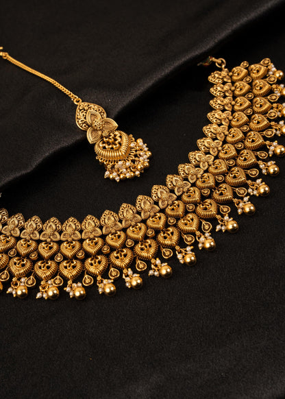 Exclusive Antique Gold Choker Necklace Set With Maang Tikka/ Indian Wedding Jewelry/ Statement Jewelry/ Pakistani Jewelry/ Kundan Jewelry