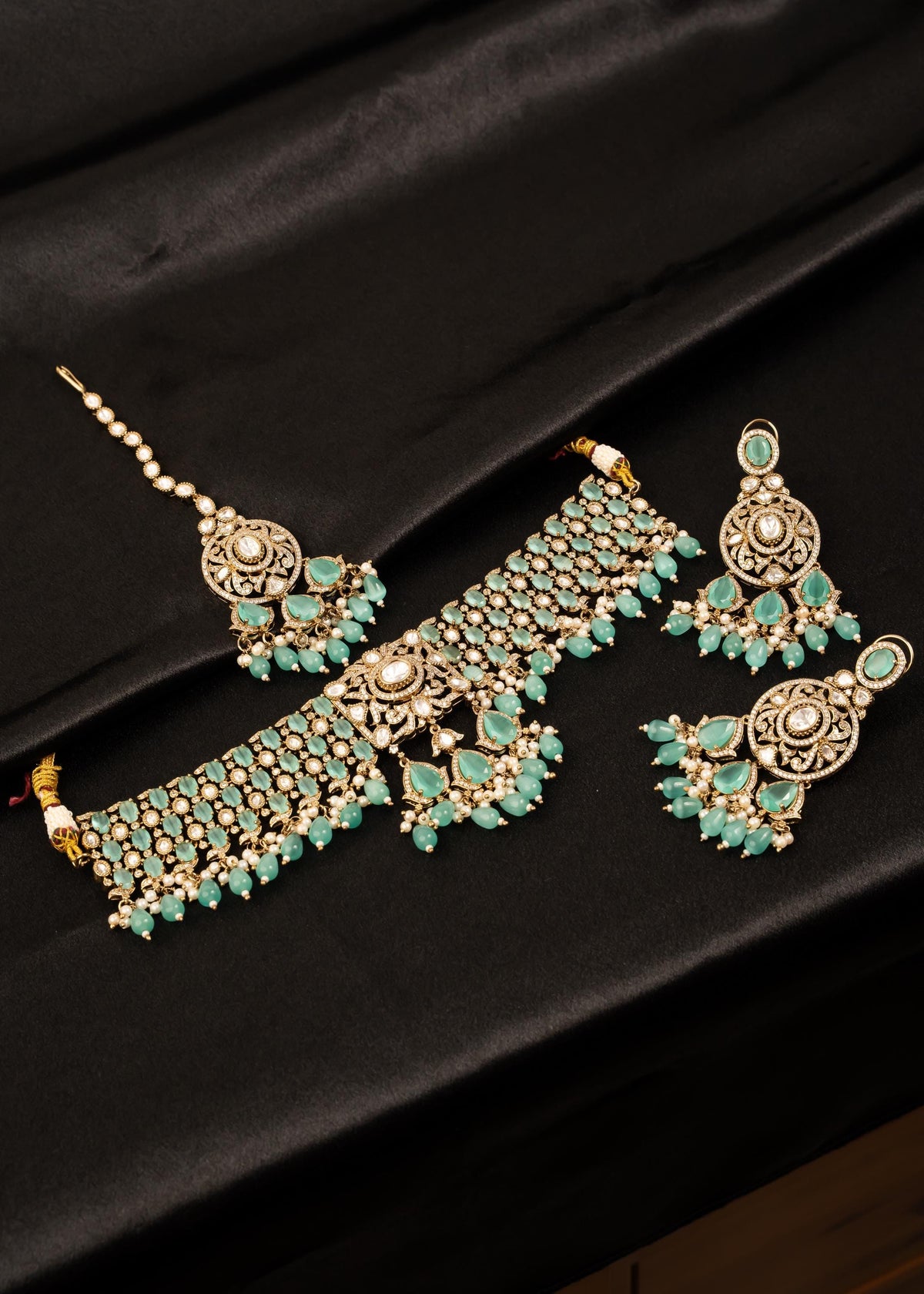 Exclusive Kundan Choker Necklace Set With Maang Tikka Set/ Indian Wedding Jewelry/ Traditional Jewelry/ Bridal Wear/ Statement Necklace