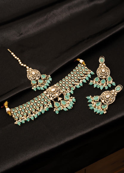 Exclusive Kundan Choker Necklace Set With Maang Tikka Set/ Indian Wedding Jewelry/ Traditional Jewelry/ Bridal Wear/ Statement Necklace