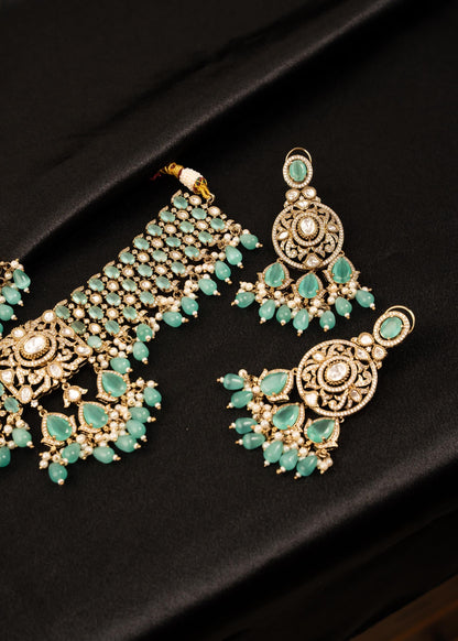Exclusive Kundan Choker Necklace Set With Maang Tikka Set/ Indian Wedding Jewelry/ Traditional Jewelry/ Bridal Wear/ Statement Necklace