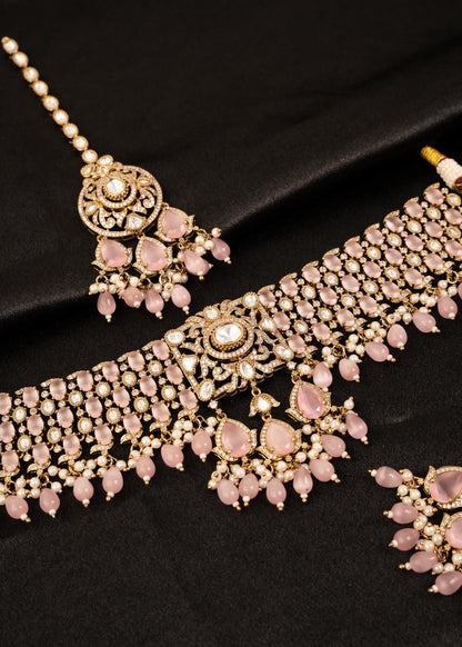 Exclusive Kundan Choker Necklace Set With Maang Tikka Set/ Indian Wedding Jewelry/ Traditional Jewelry/ Bridal Wear/ Statement Necklace