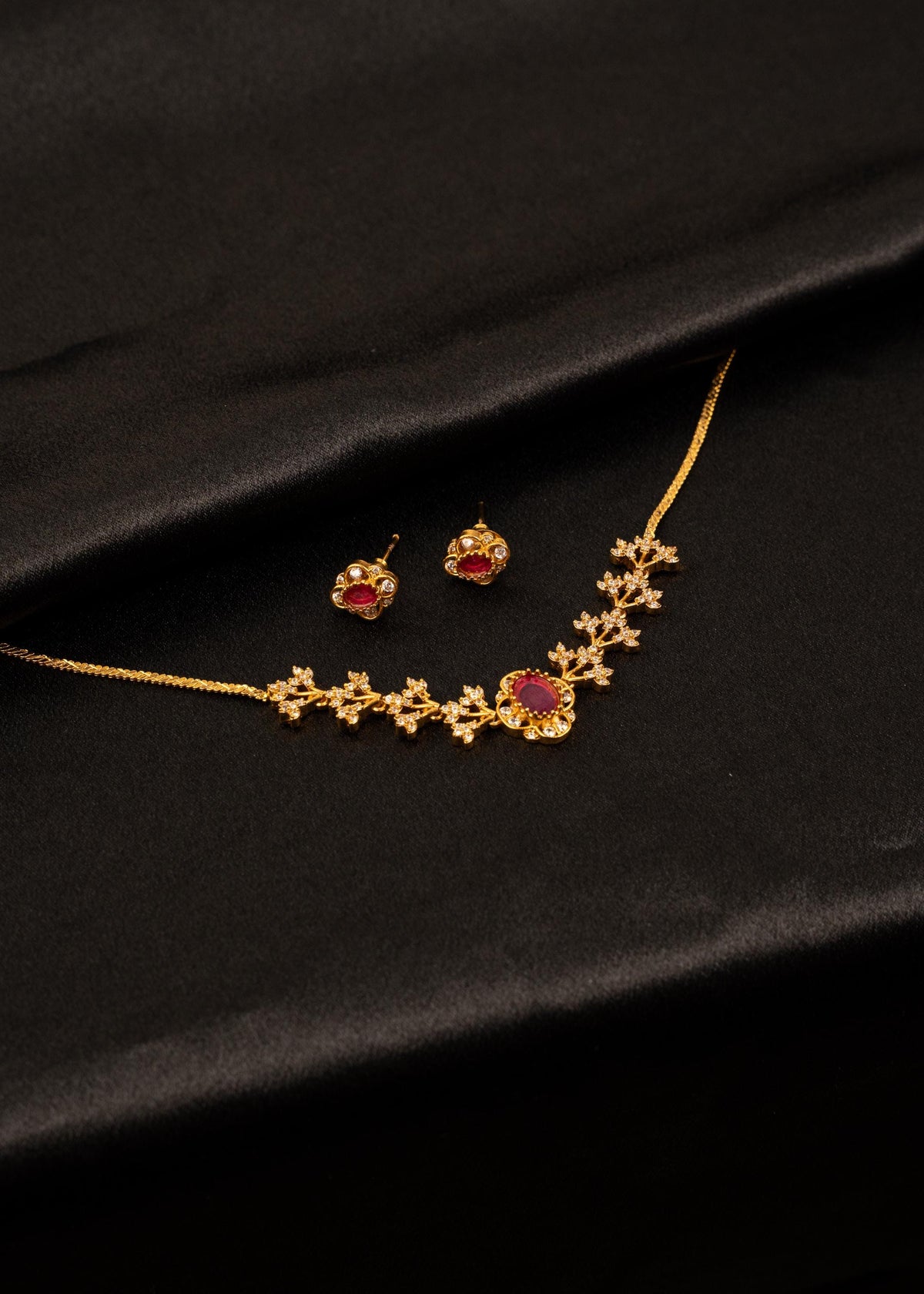 Gold Plated Kundan Choker Necklace Set with Studs/ Minimalistic Jewelry/ Indian Jewelry/ Bridesmaid Jewelry/ Wedding Jewelry/ Ruby/ Green