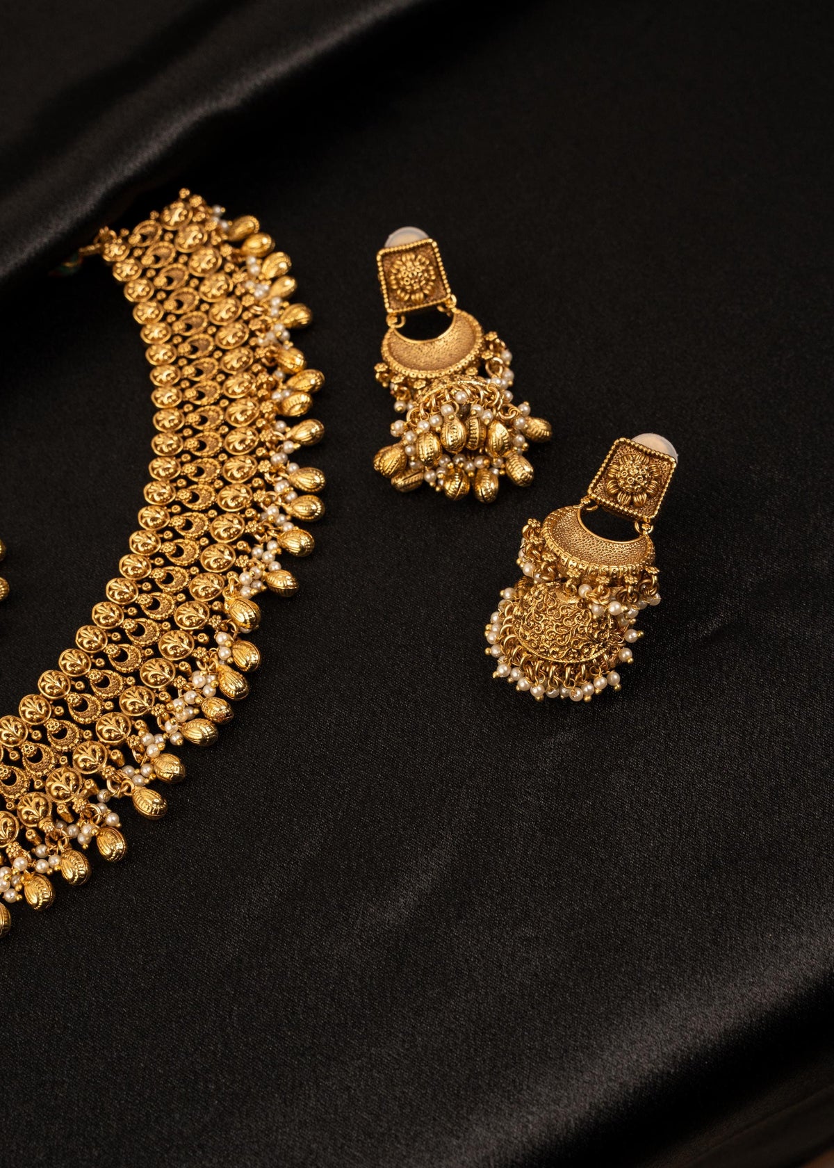 Exclusive Gold Plated Choker Necklace Set With Maang Tikka/ Indian Jewelry/ Wedding Necklace/ Antique Jewelry/ Statement Necklace/ Kundan